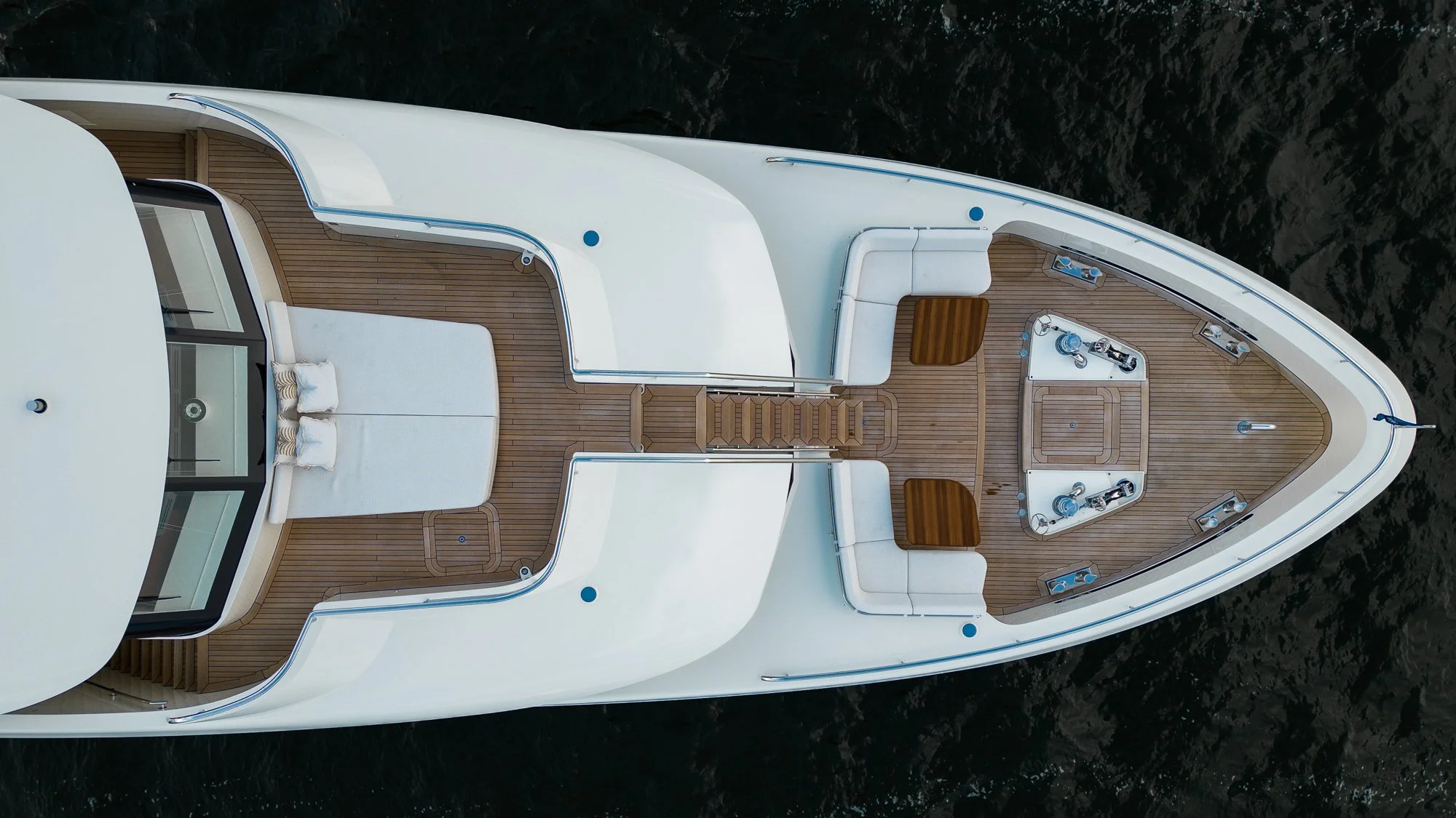 YN202 Moonen 110 Mustique - Exterior overview (3).jpg