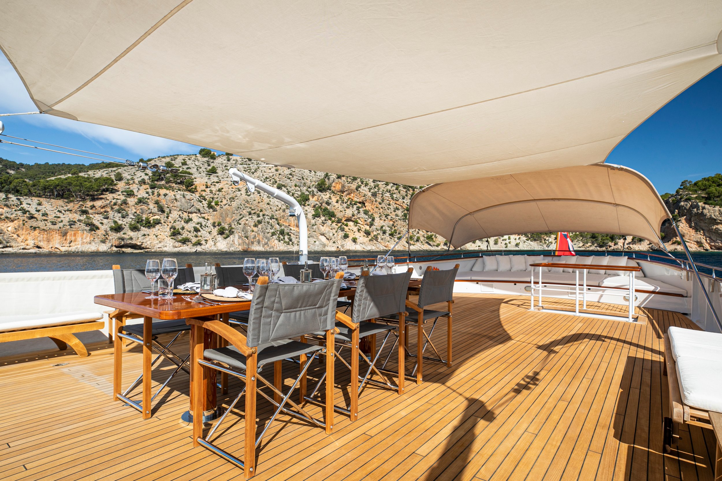 Heavenly Daze © YachtShot H070.JPG