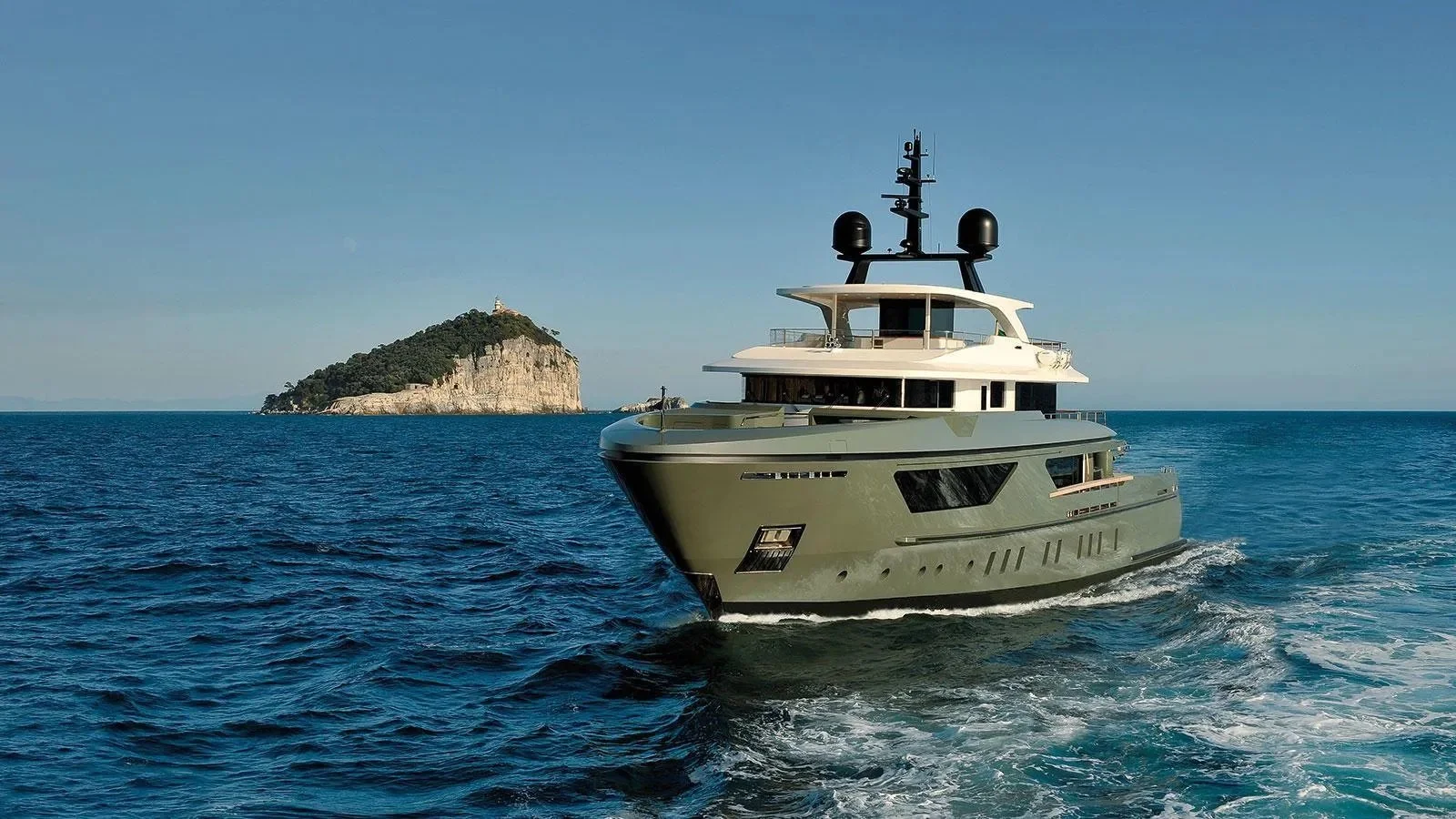 MOKA  •  Sanlorenzo  •  42m