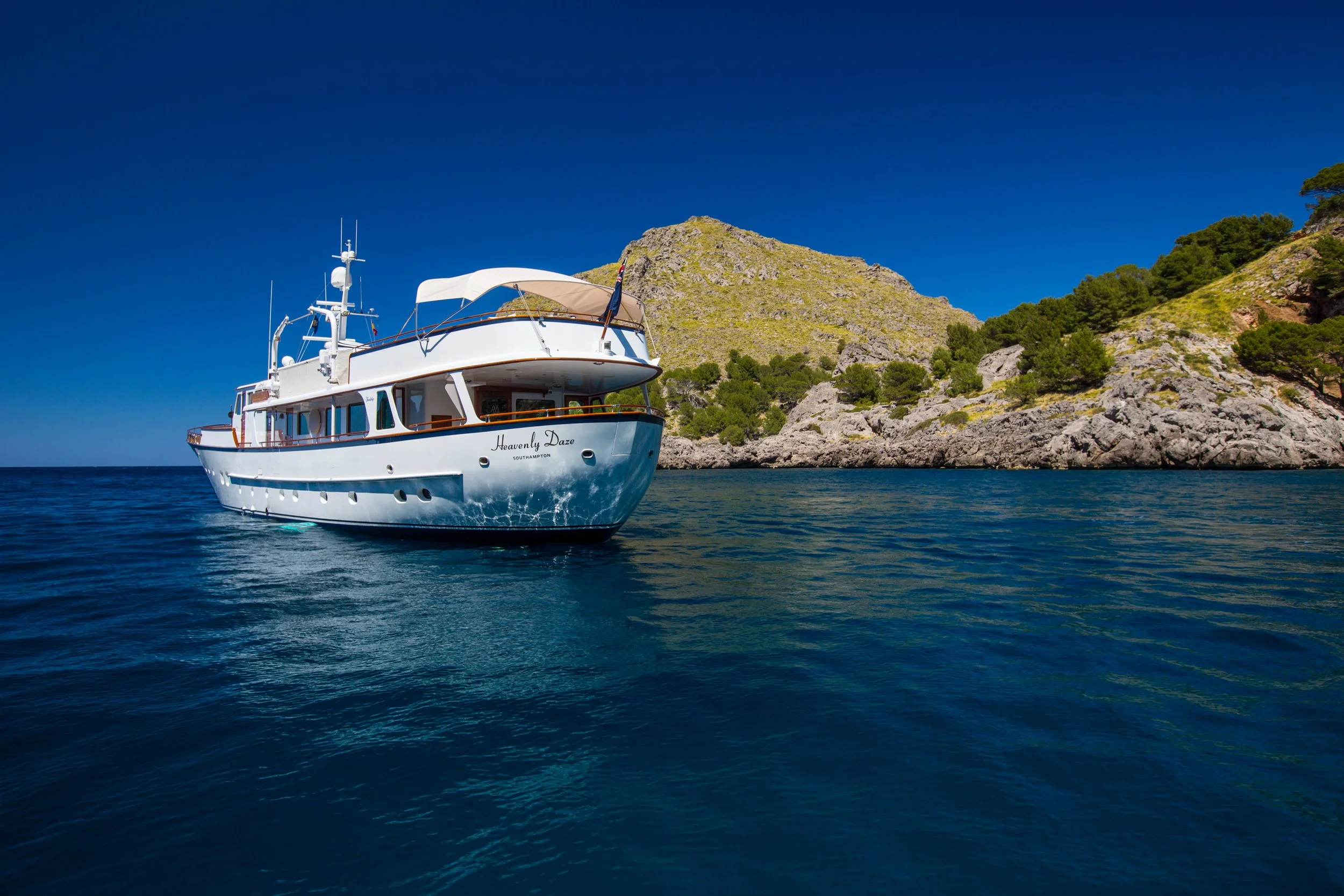 Heavenly Daze © YachtShot H165.JPG