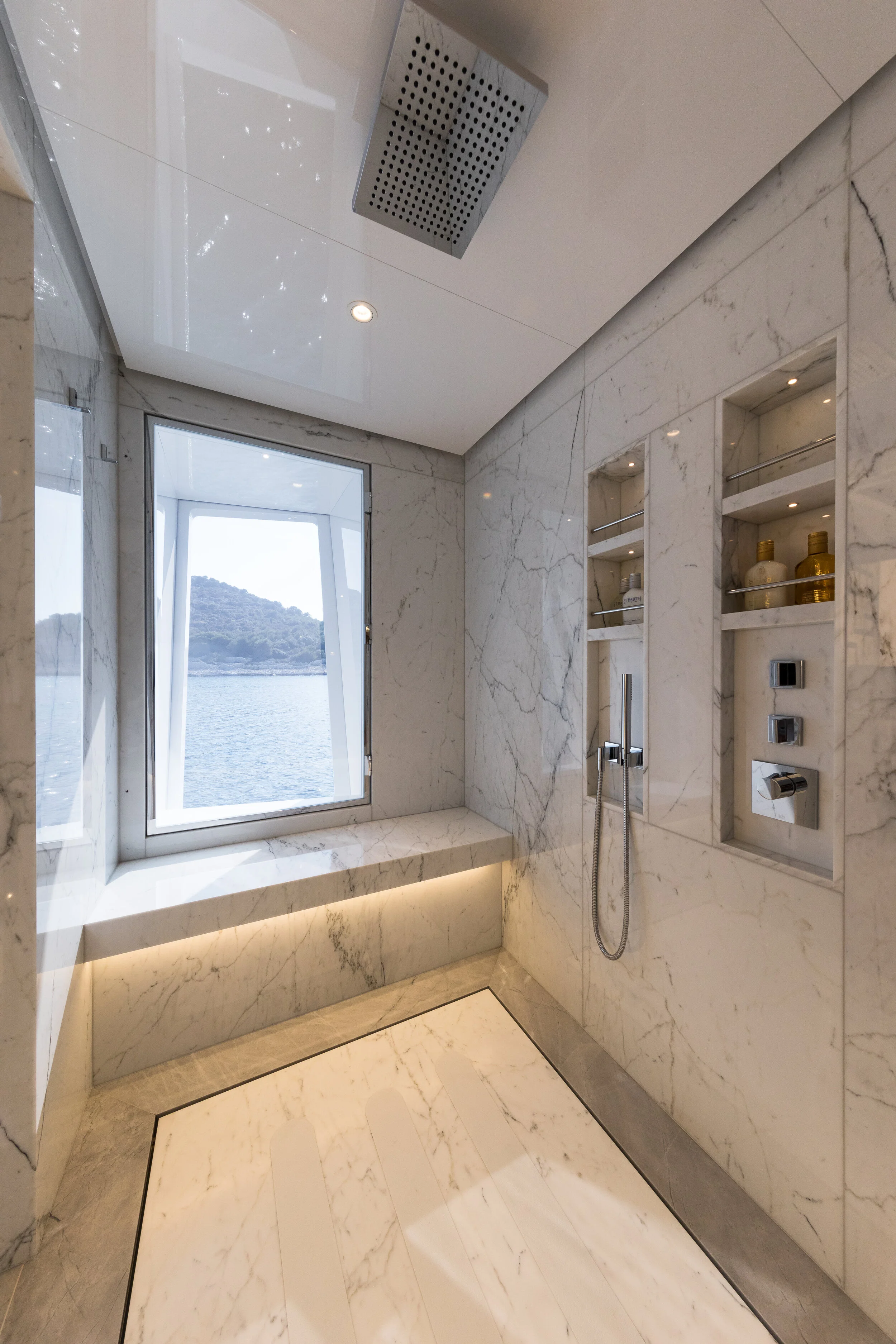 13 Owner's Cabin 10.jpg