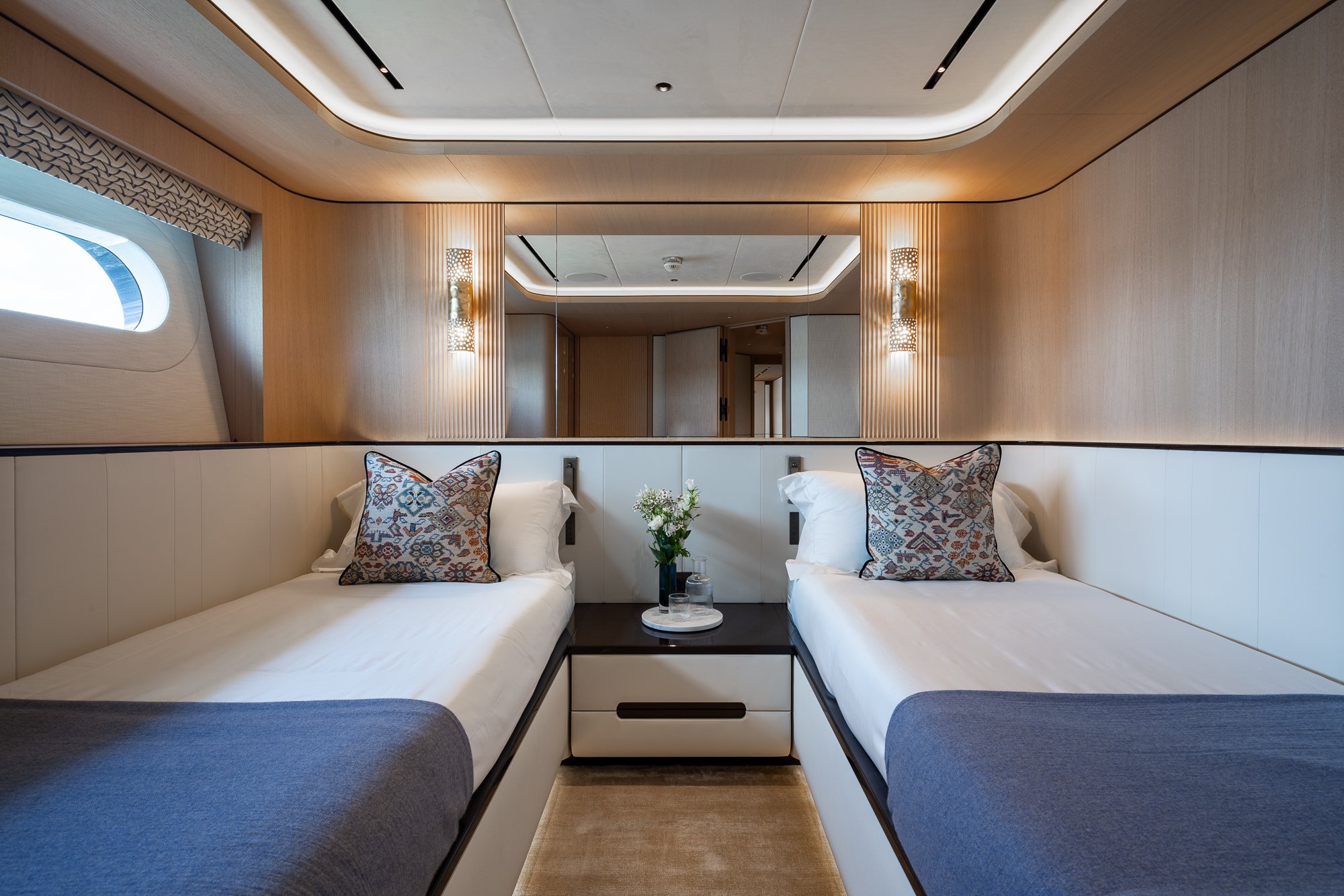 YN202 Moonen 110 Mustique - Twin cabin starboard (1).jpg