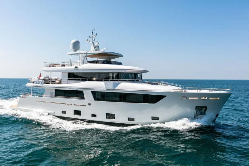 NARVALO  •  Cantieri della Marche  •  33m