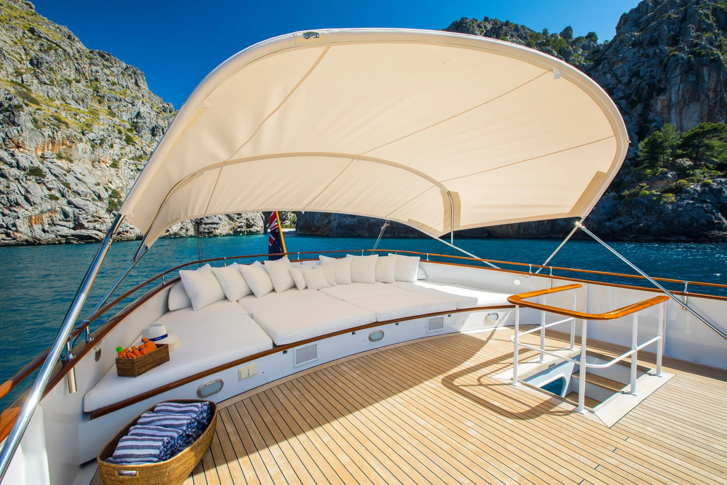 Heavenly Daze © YachtShot H173.JPG