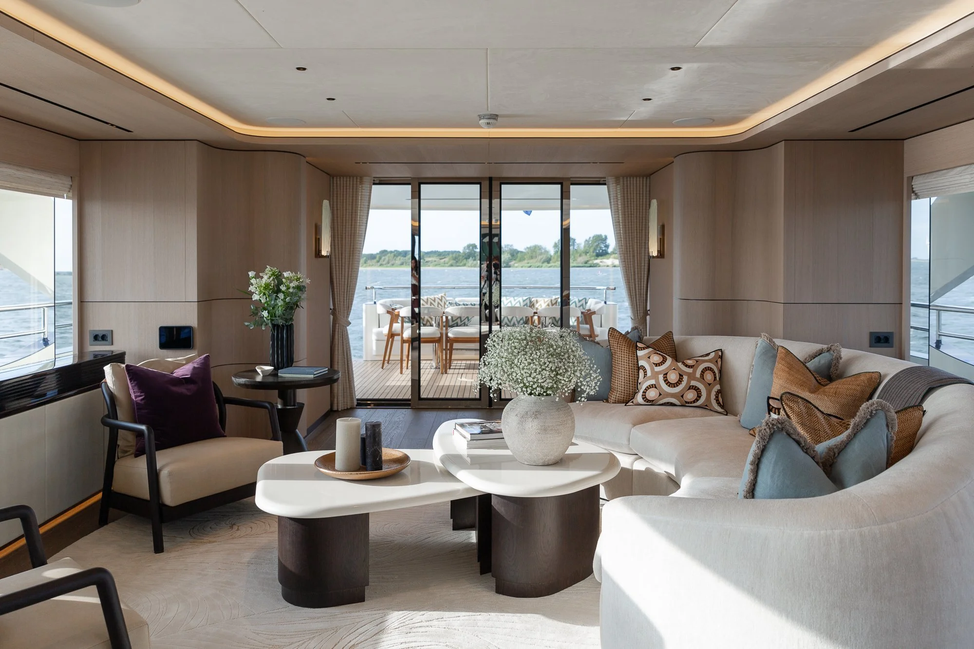 YN202 Moonen 110 Mustique - Salon (1).jpg