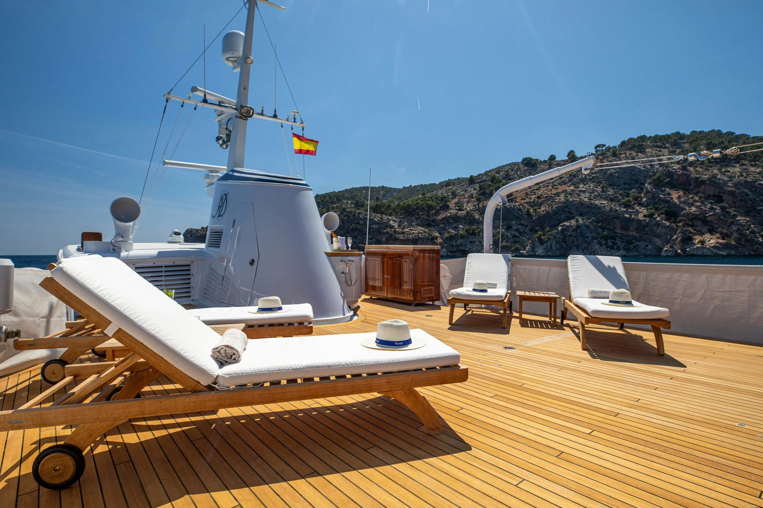 Heavenly Daze © YachtShot H069.JPG