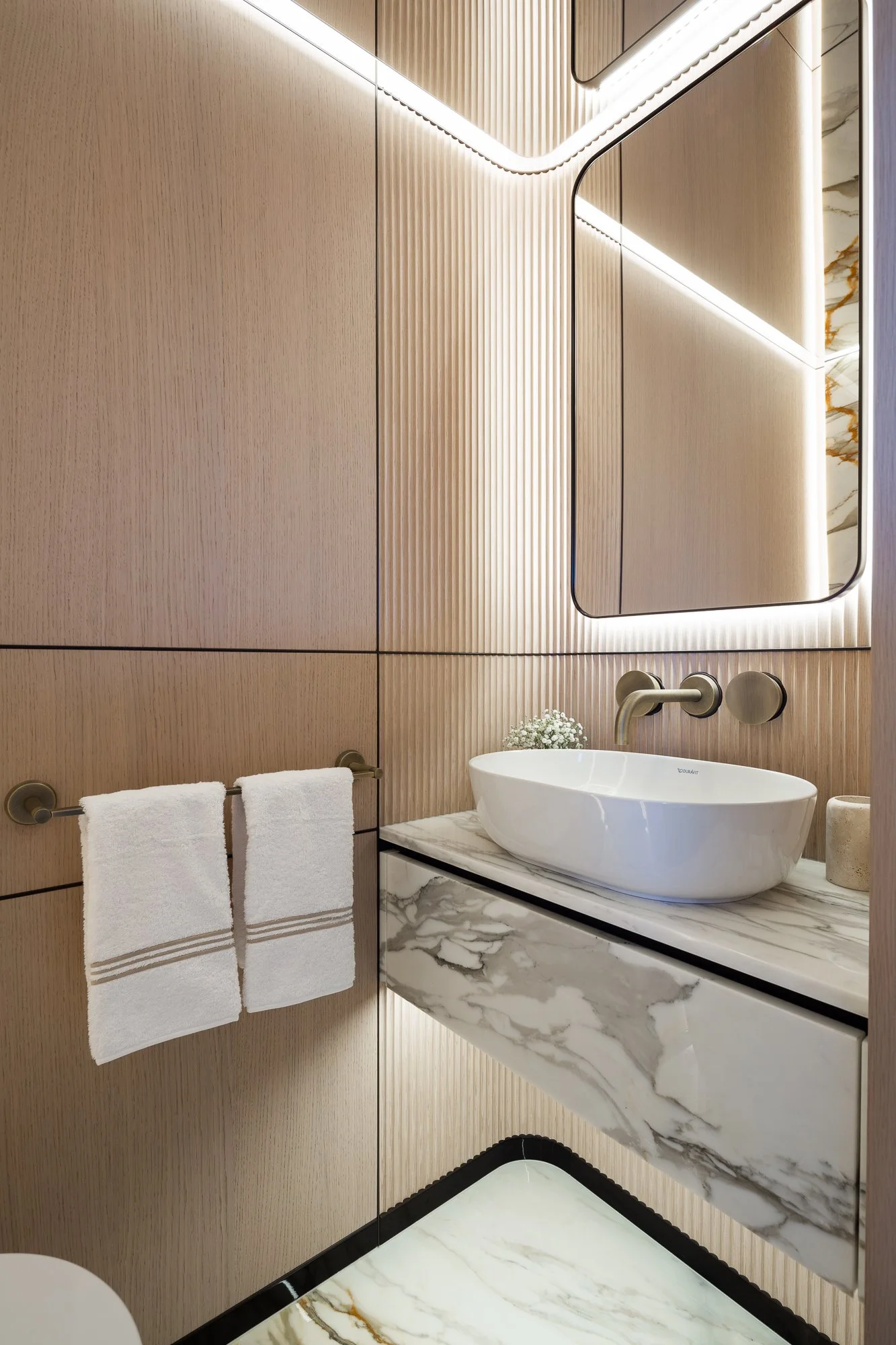 YN202 Moonen 110 Mustique - Day head (2).jpg