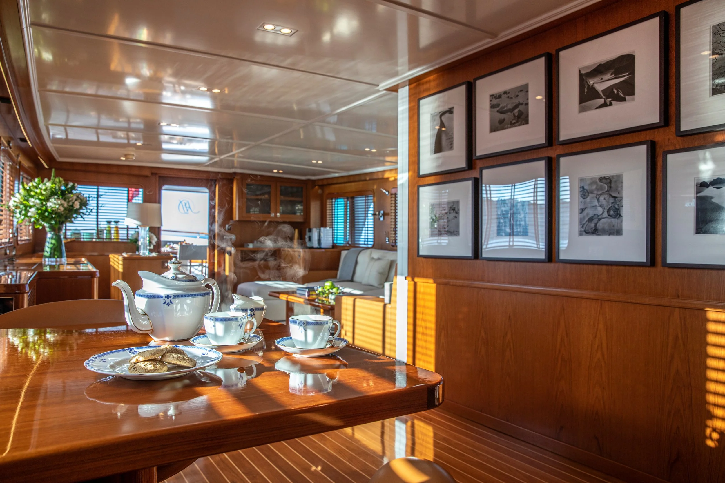 Heavenly Daze © YachtShot H027.JPG