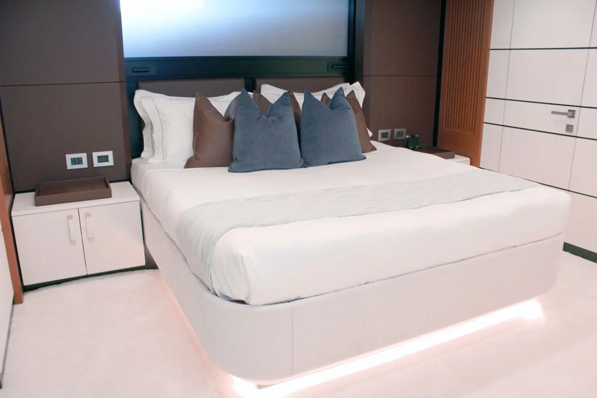 Cabin VIP - Bed002.jpg