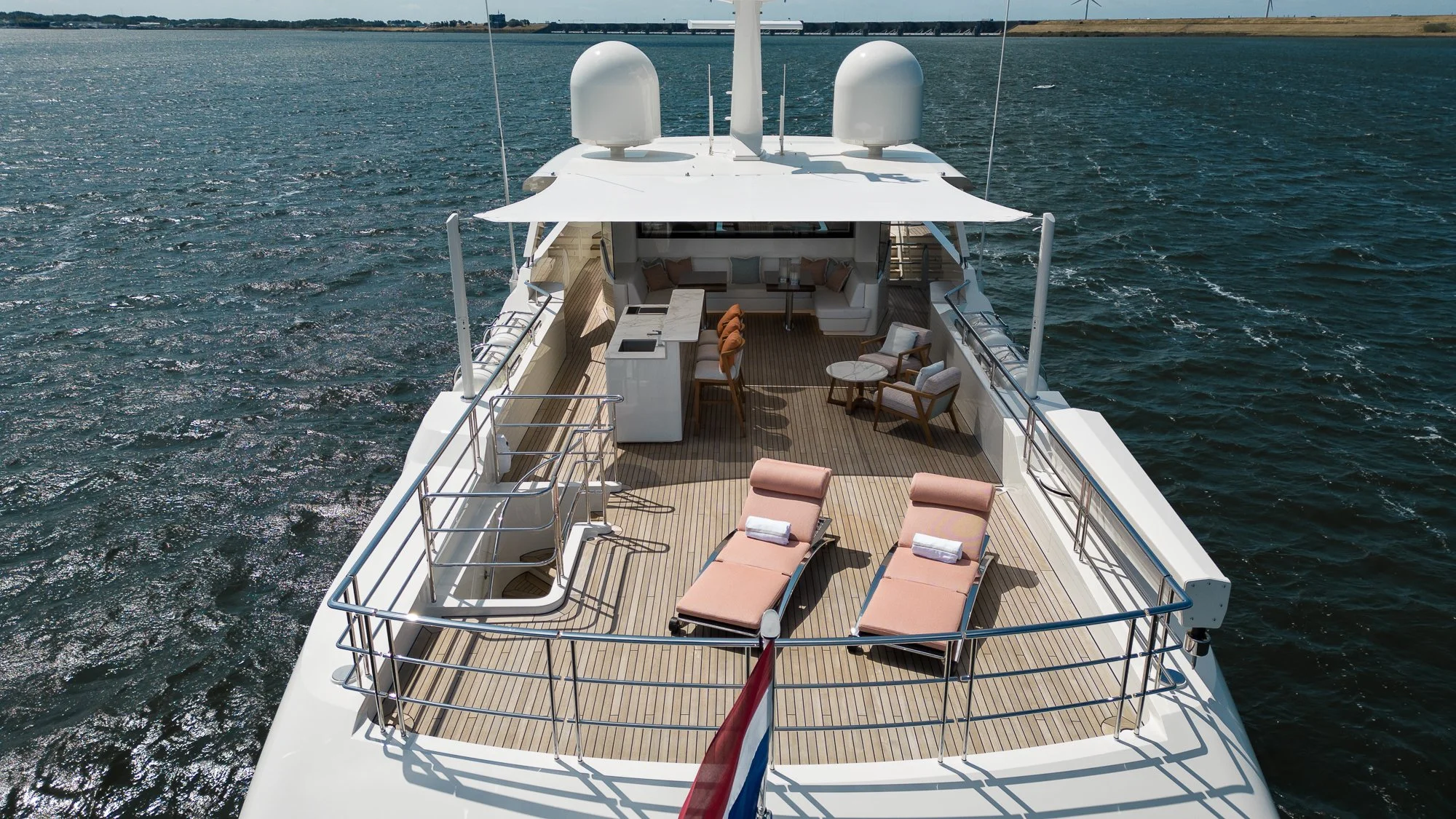 YN202 Moonen 110 Mustique - Sun deck (2).jpg