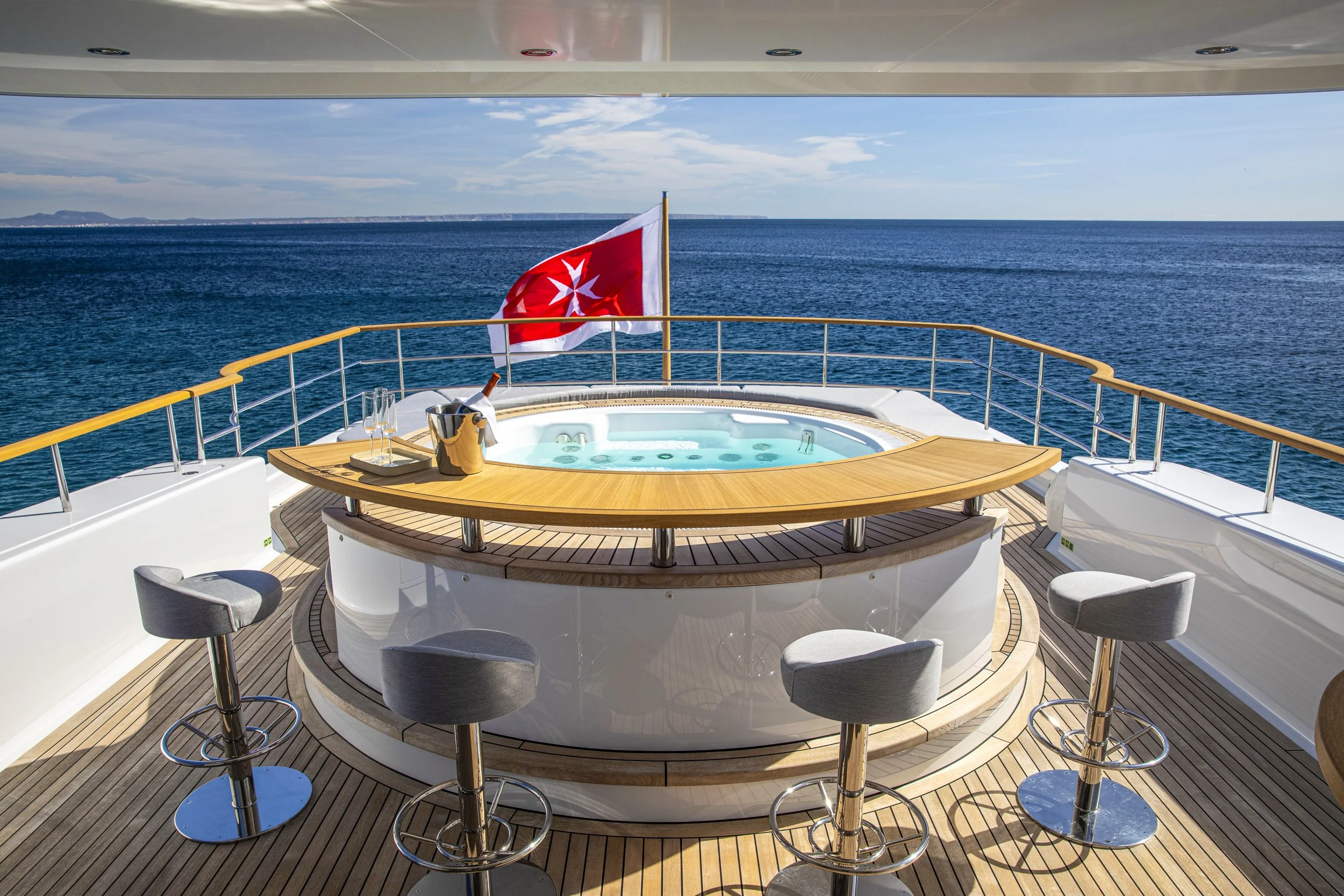 Delta One © YachtShot H100.JPG