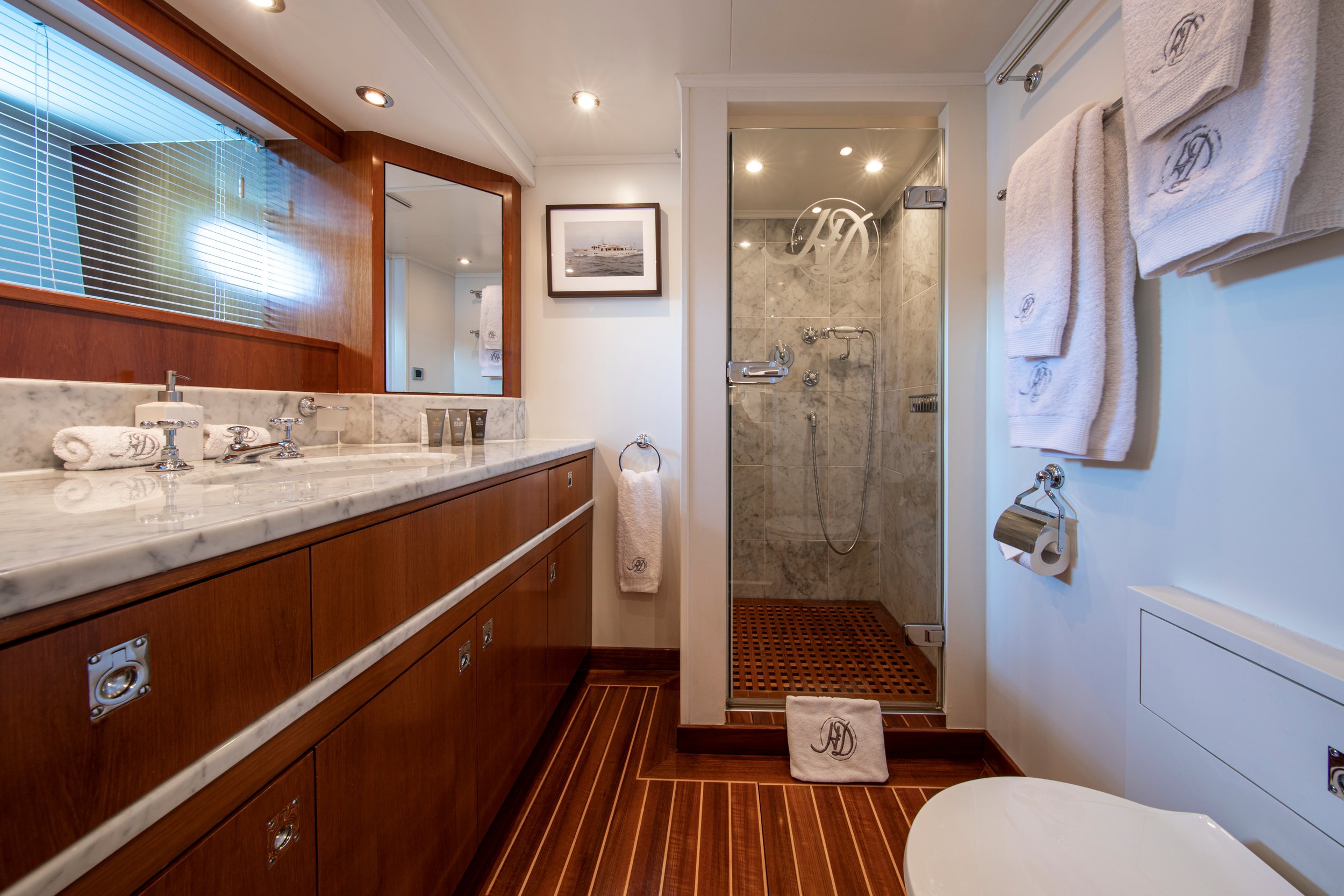 Heavenly Daze © YachtShot H045.JPG