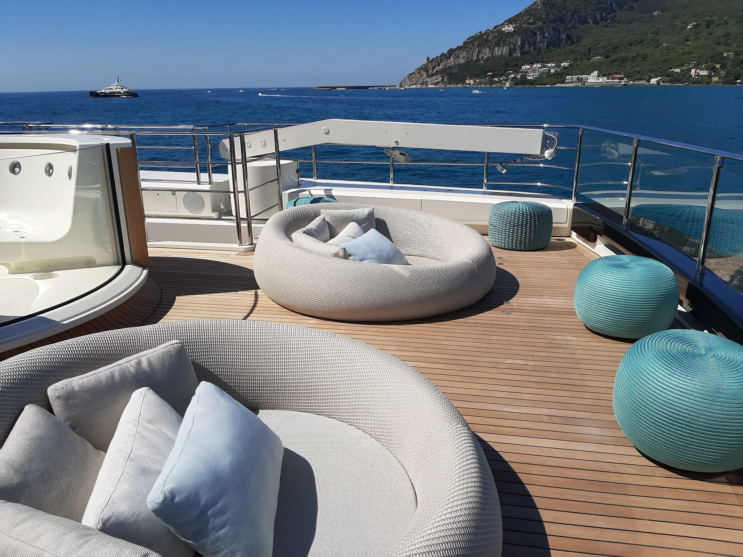 MY CLUB M exterior (4).jpg