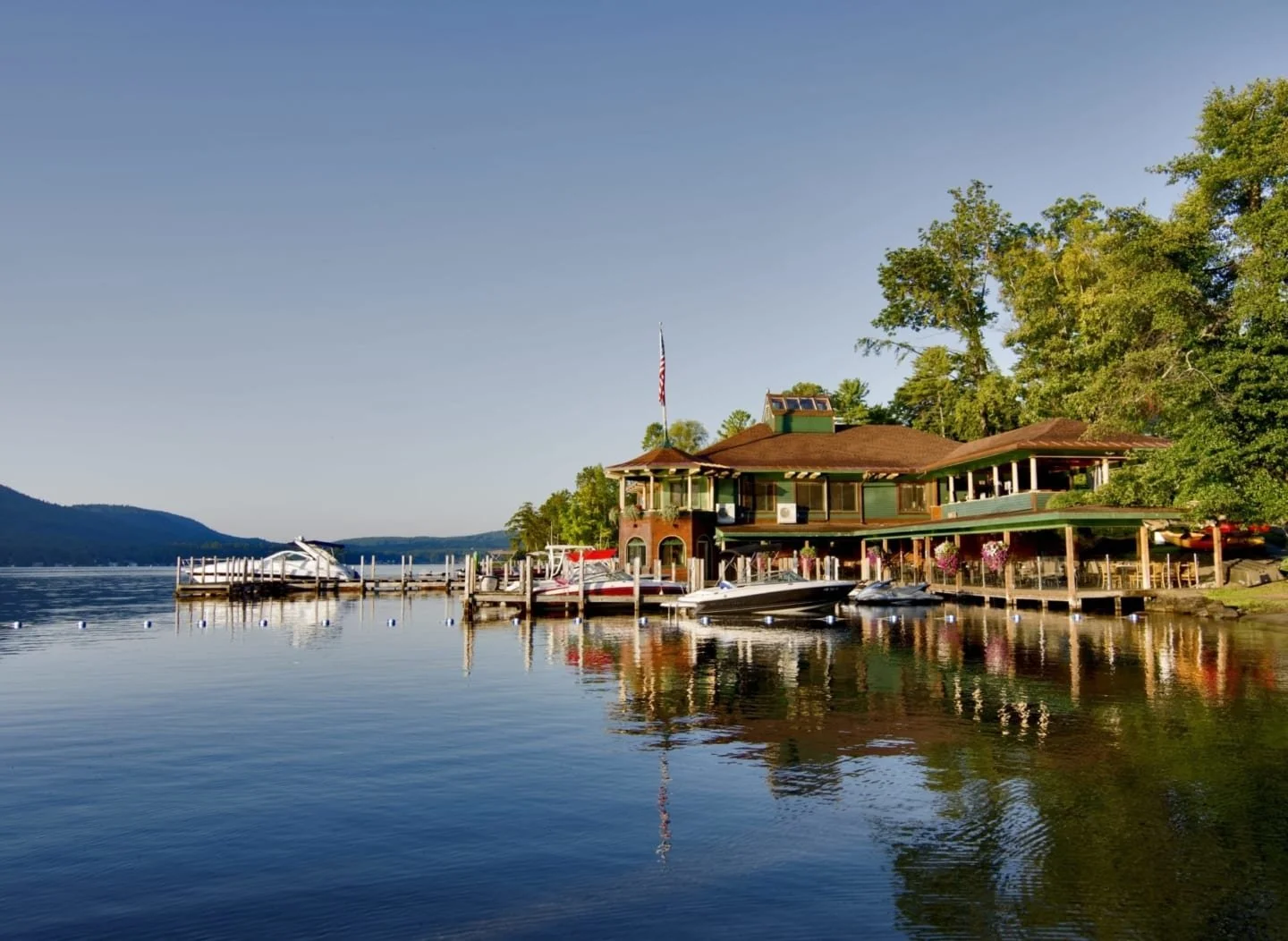 STAY_FAMILY RESORT_LAKE GEORGE AREA_LAKE GEORGE VILLAGE_THE LODGES AT CRESTHAVEN_Boathouse Restaurant exterior.jpeg