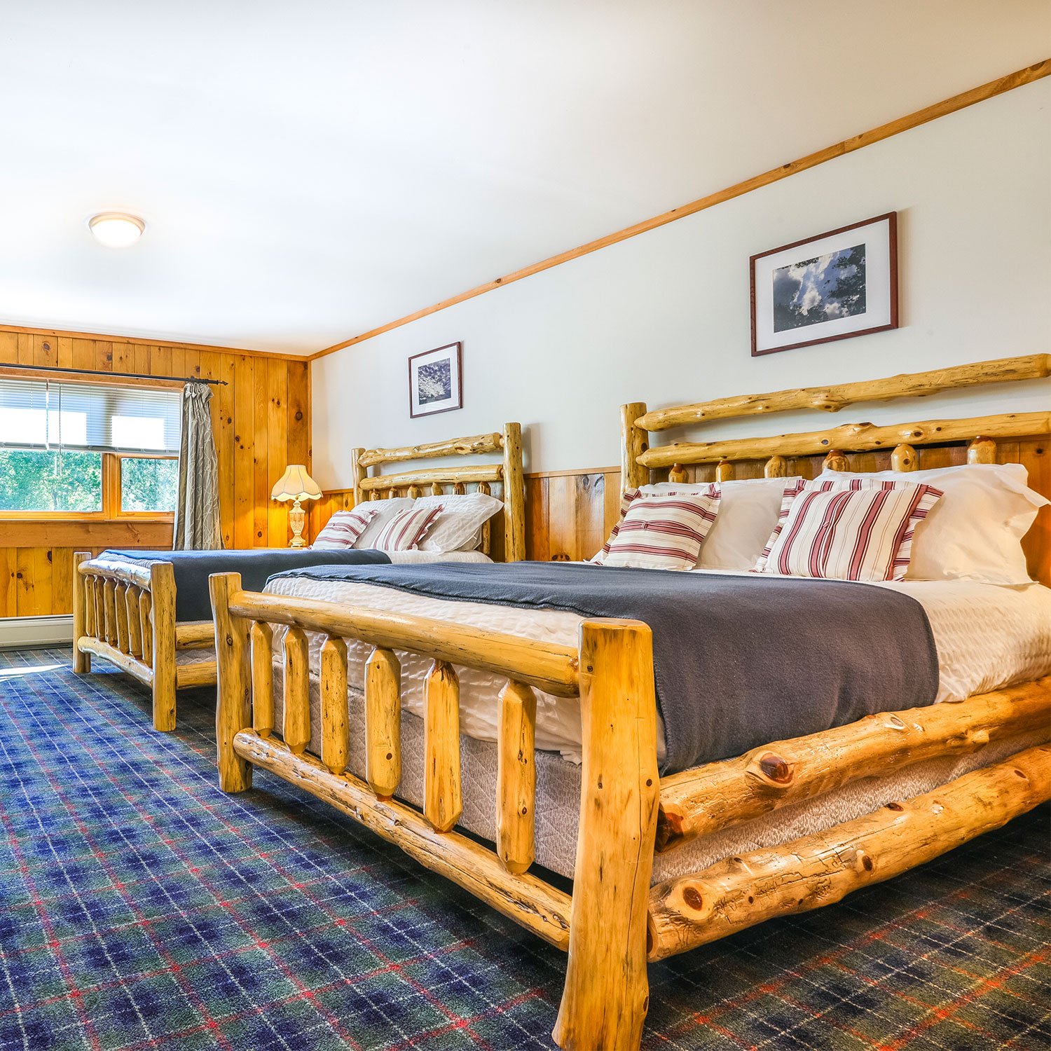 STAY_HOTEL_GORE MOUNTAIN & SCHROON LAKE AREA_NORTH RIVER_Garnet Hill Lodge_Room2.jpeg