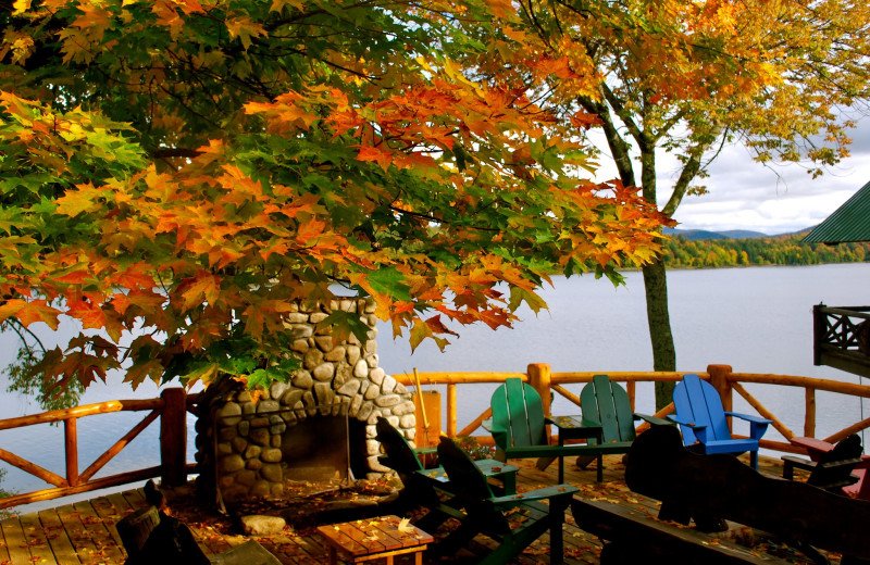 stay-cabins-central-adirondacks-indian-lake-timberlock-outdoor-fireplace.jpeg