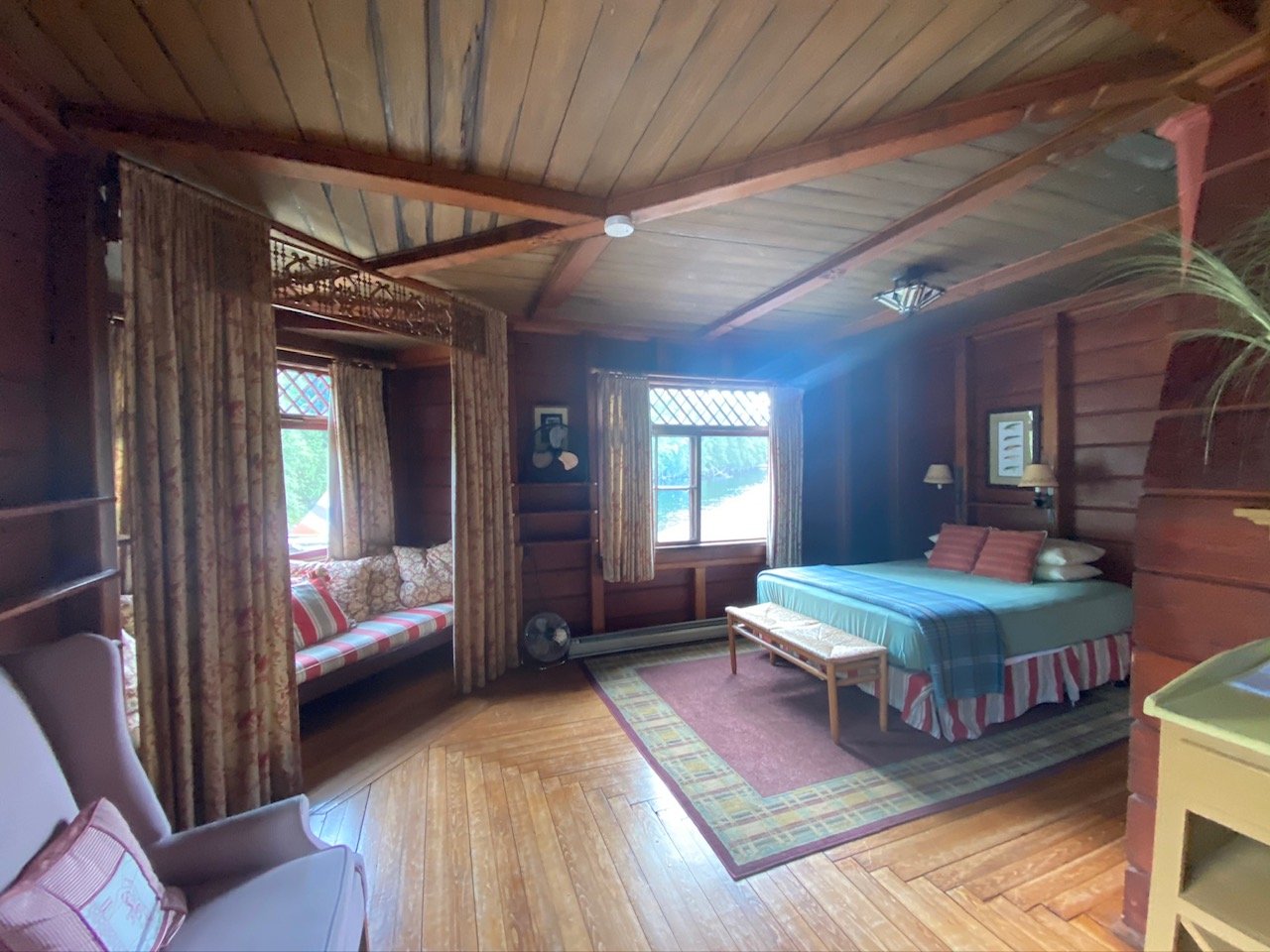 stay-family-resort-central-adirondacks-blue-mountain-lake-the-hedges-main-lodge-colonels-room.jpeg