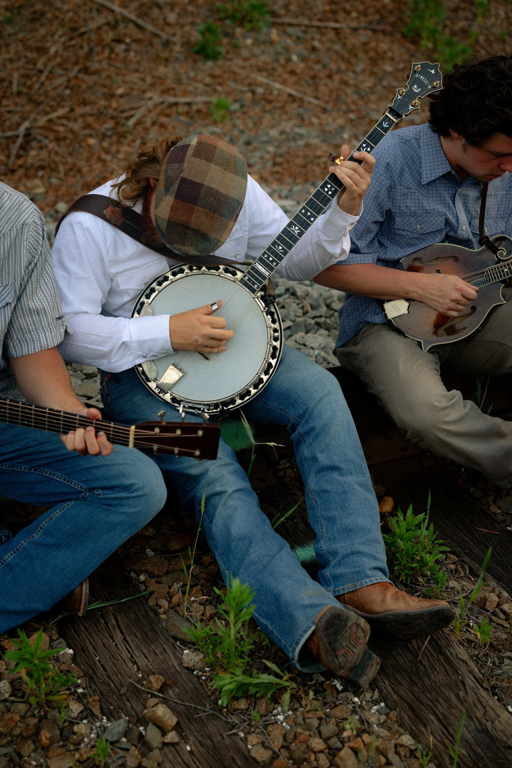 man playing a banjo at Mountain Music Festival