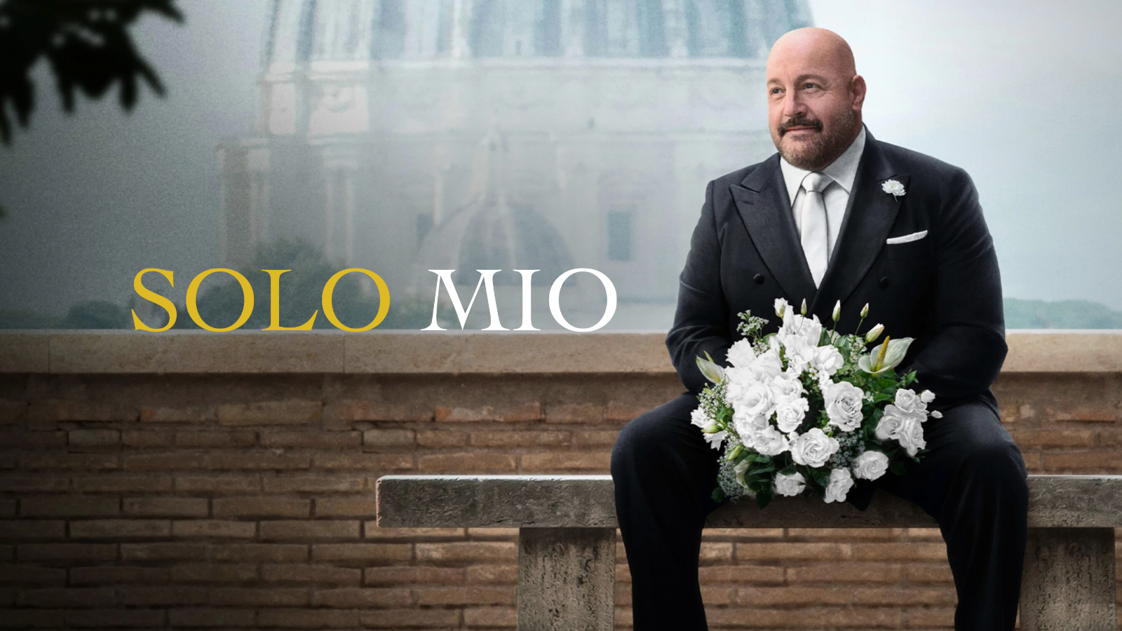 Kevin James star of the movie Solo Mio playing in Indian Lake.
