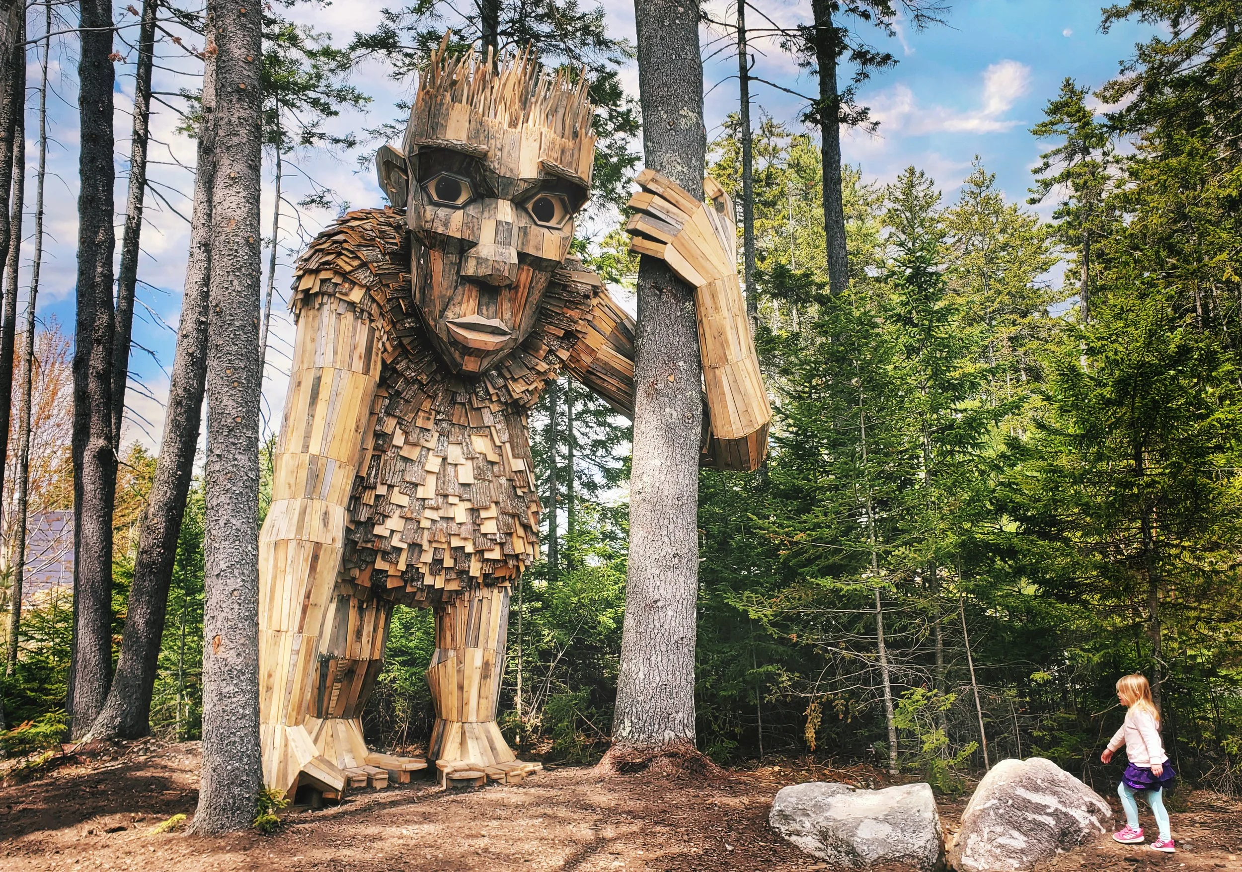 Giant troll created by artist Thomas Dambo.