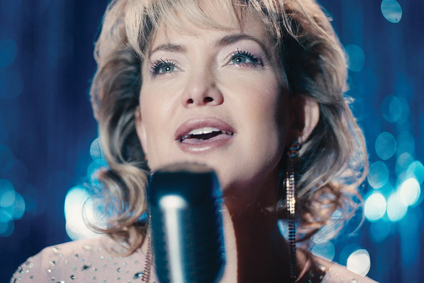 Kate Hudson singing the songs of Neil Diamond in the film Song Sung Blue.