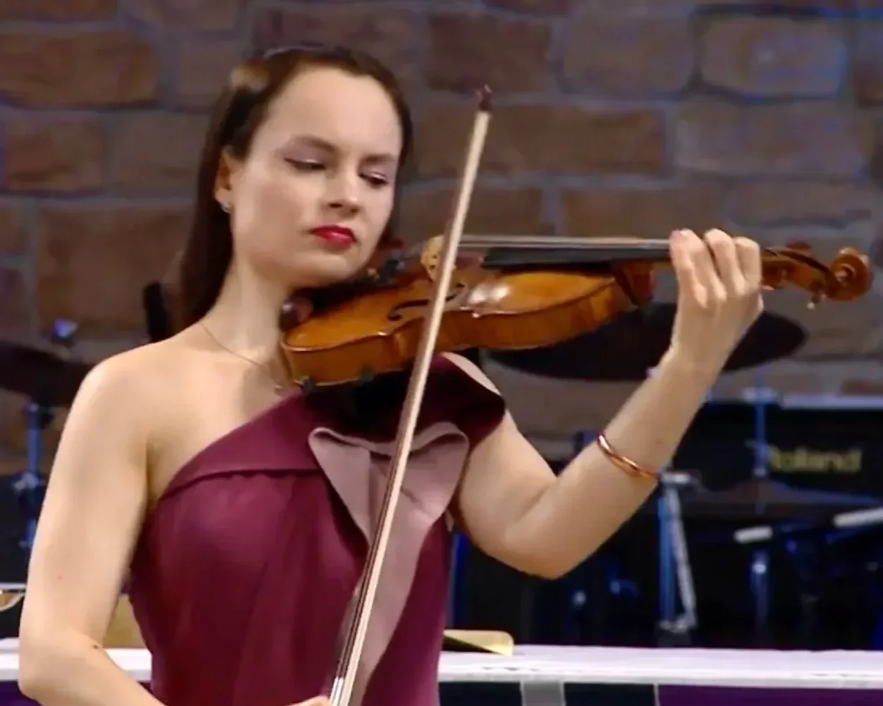 Masterful violinist Kinga Augustyn performing live at the Sembrich in Bolton Landing on Lake George on June 27, 2026.