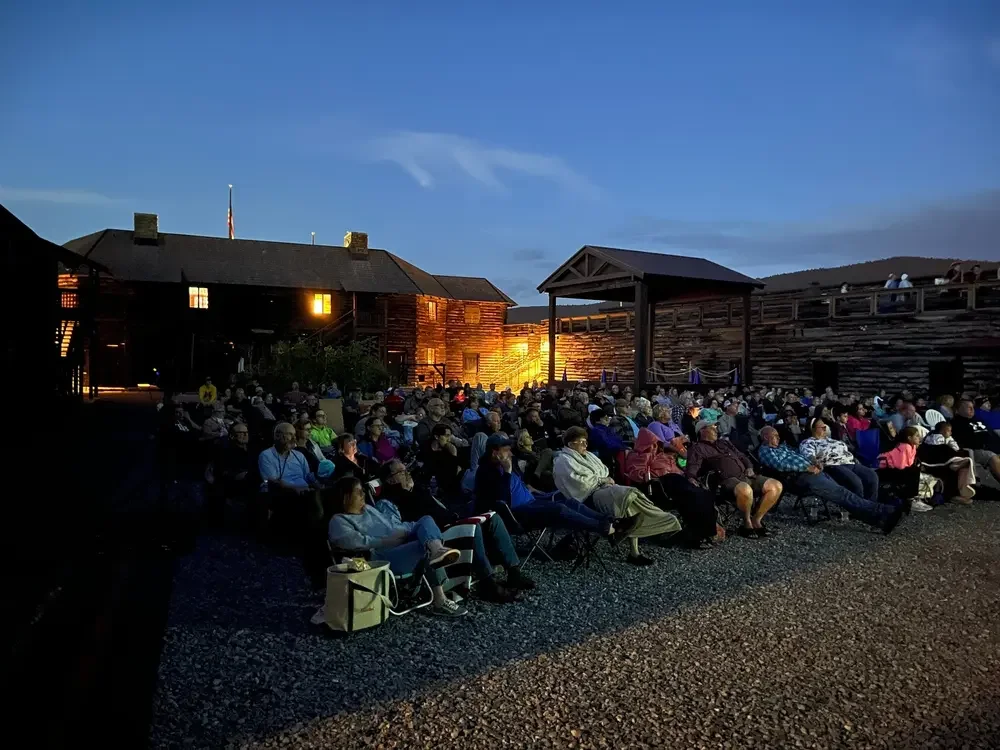 An entuhsiastic audience watches the Last of the Mohicans at Fort William Henry.