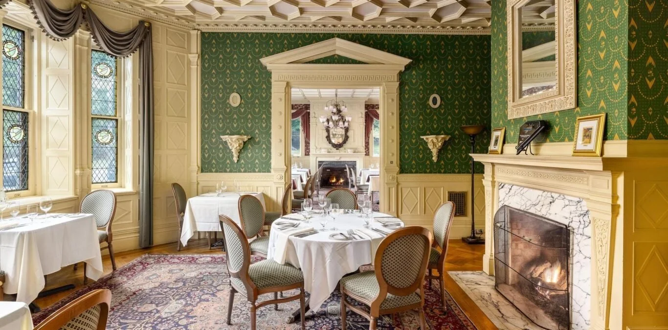 Shepards restaurant 4-star dining on Lake George at Erlowest.