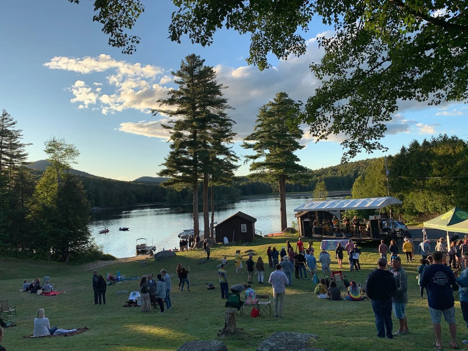 Labor Day weekend music, beer and BBQ festival at Long View Lodge on Long Lake.