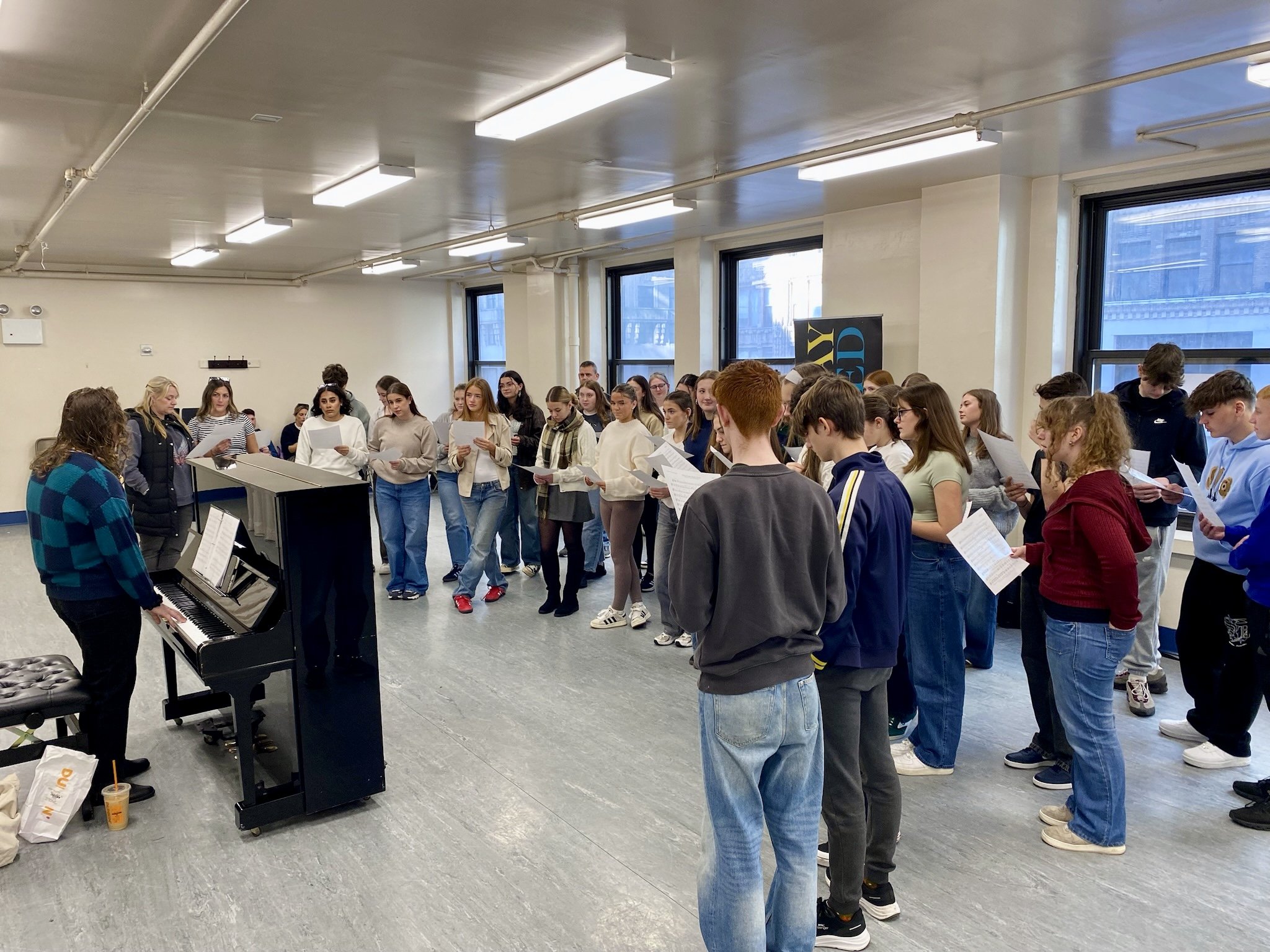 Whether you're looking to level up your performance skills or just have some fun, our experiences let you bring musical theatre to life through song and dance. Learn original Broadway vocals and choreography with industry pros at #BroadwayImagined! ?