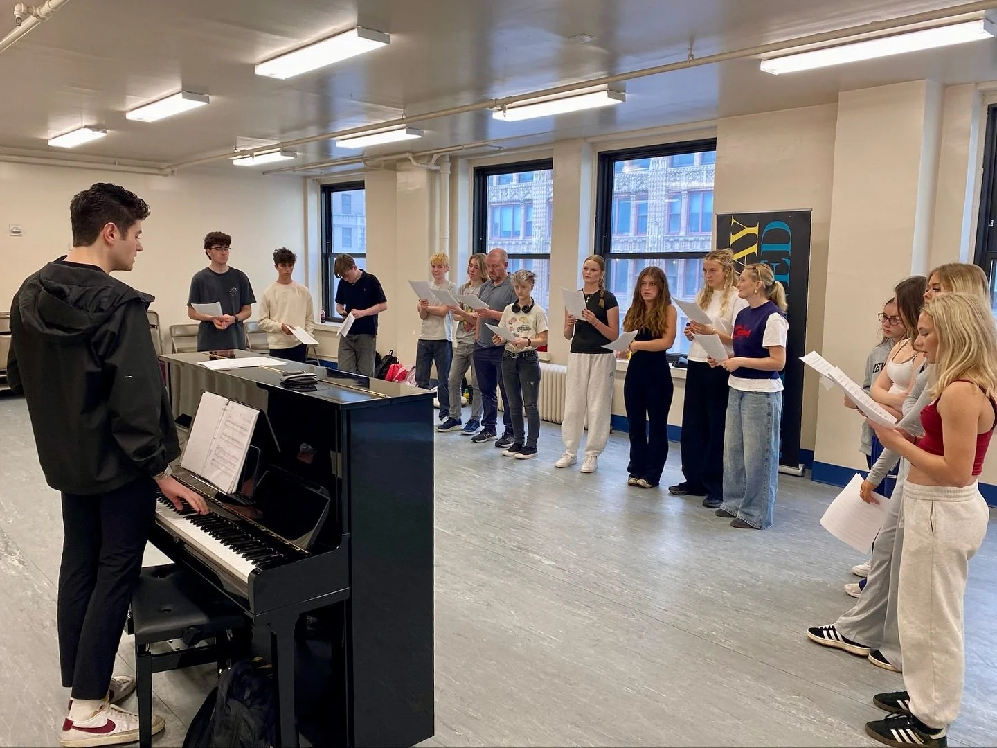 These students from Princethorpe College got a real glimpse into what it takes to perform on Broadway, from mastering choreography to locking in those harmonies. Huge thanks to @tannerraywilson and @adamcoleklepper for sharing their Broadway expertis