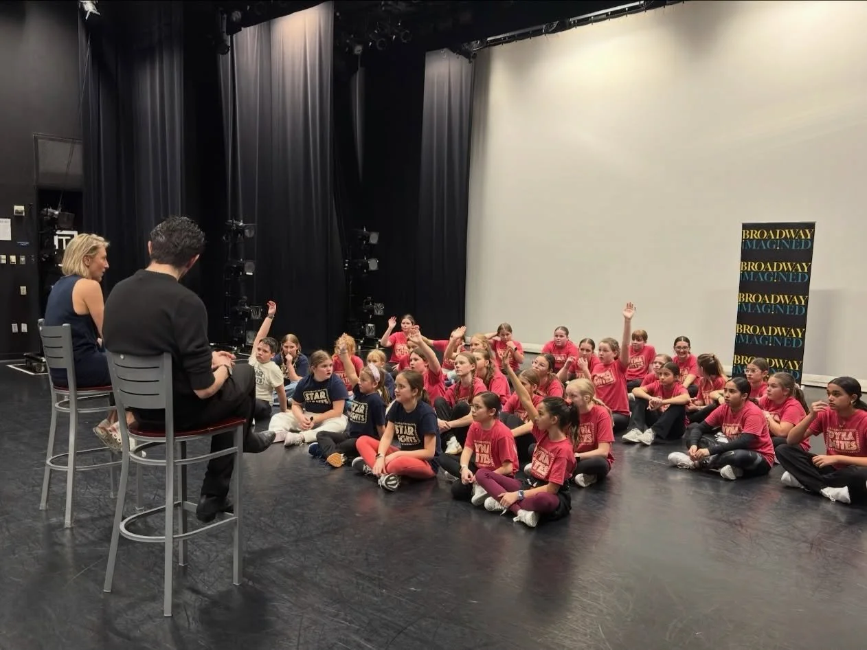 This is what Broadway dreams are made of! Students jumped into original Broadway music and choreography with Broadway pros @adamcoleklepper and @ericamansfieldny, and the energy was off the charts! 🎶