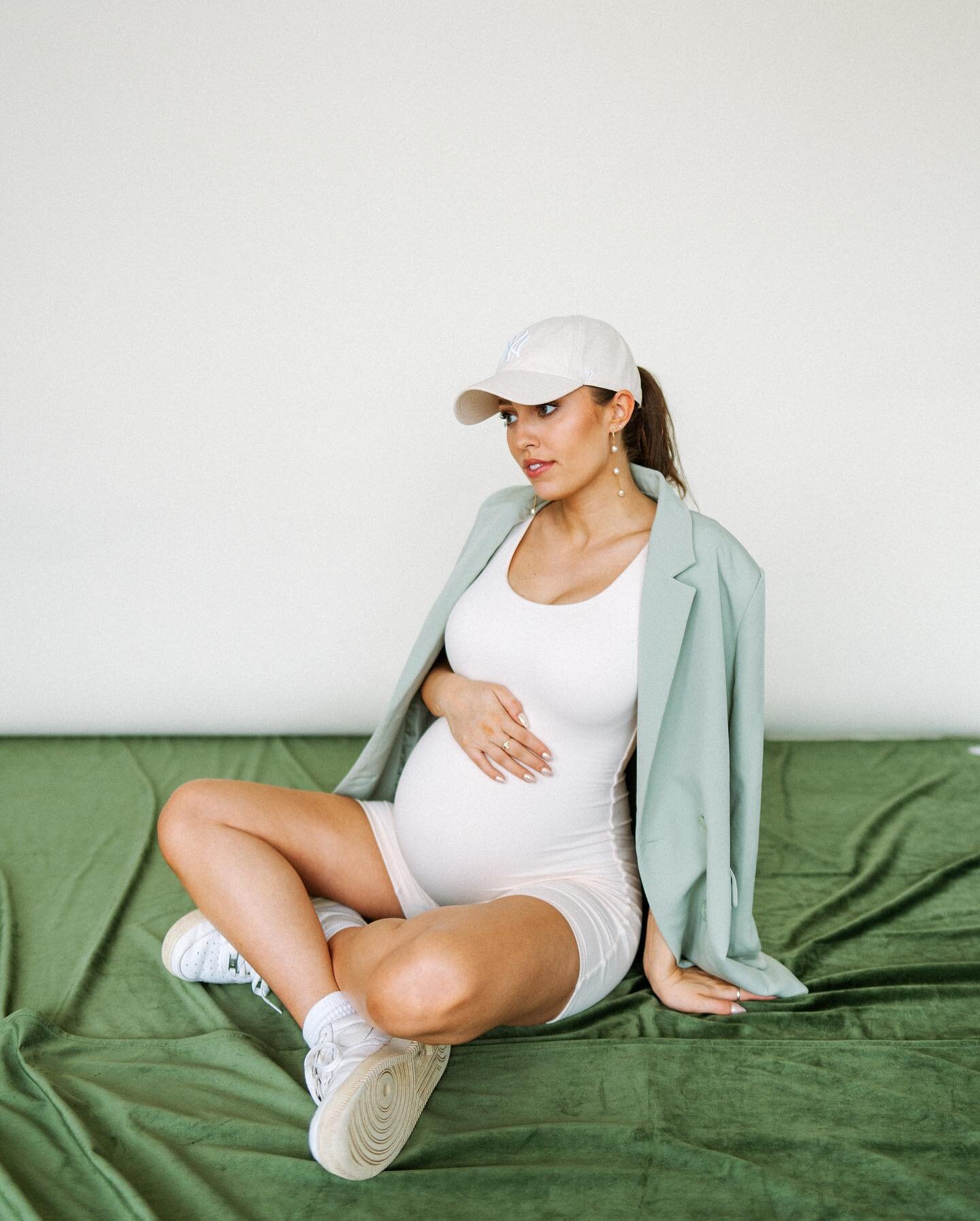 A maternity session I am definitely obsessed with. Imagine having a mom this cool. We were going for maternity pics that didn&rsquo;t feel maternity and I think we pretty much nailed it.