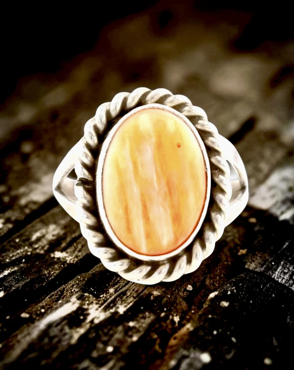 Navajo signed P spiny Oyster Shell Cabochon Sterling Silver Ring Size 7  From Richardson's Trading Post collection $145