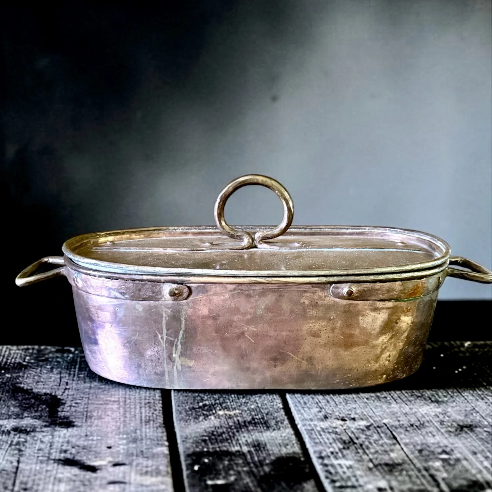 19th Century French Hand-Hammered Copper Daubière / Poissonnière — Braising Pot & Fish Kettle, Dovetailed Construction, 
19.5"w x 10"h x 8.5"d