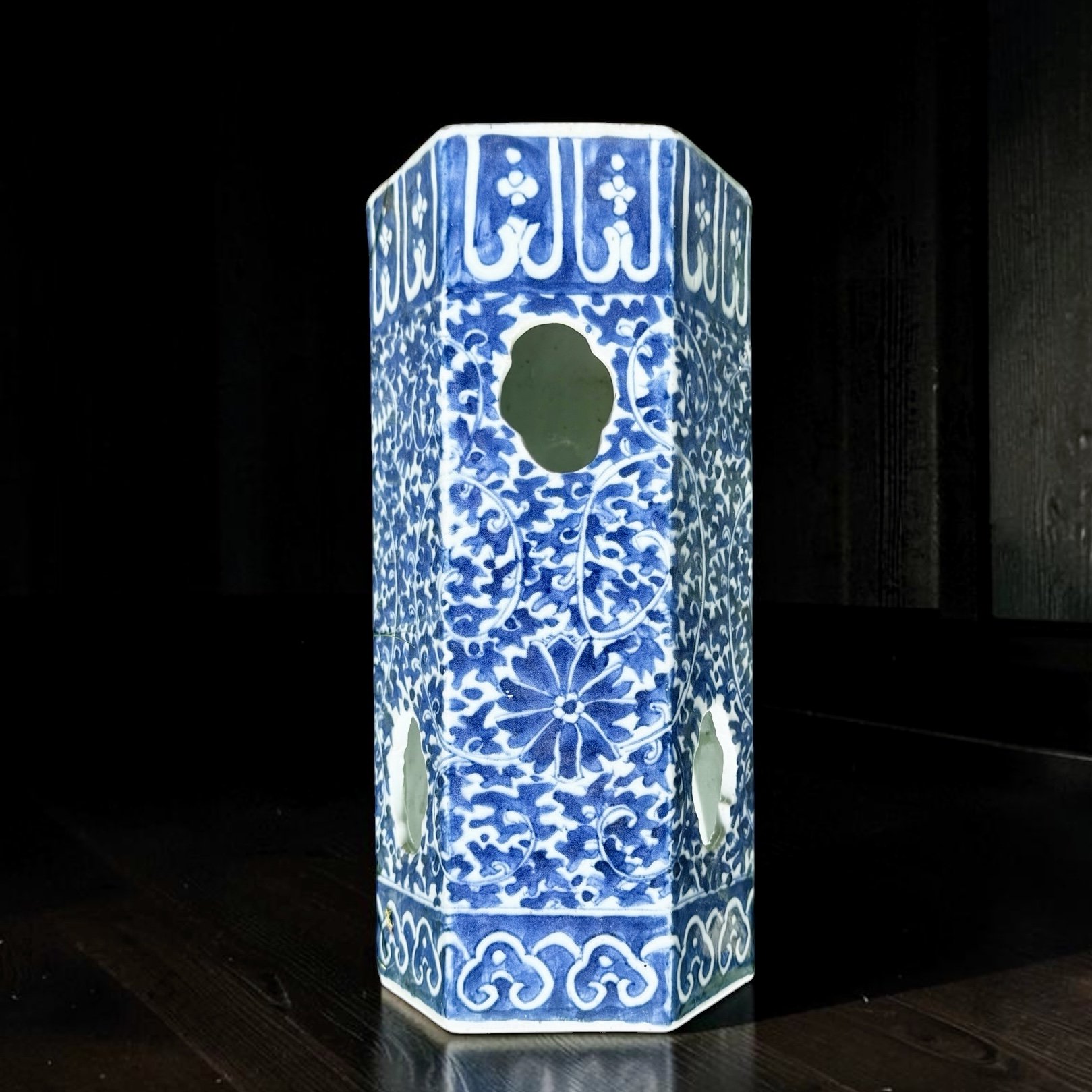 Chinese Blue and White Hexagonal Porcelain Maotong Hat Stand, Late Qing/Republic Period, 1890-1930. 10.5" x 4.5"