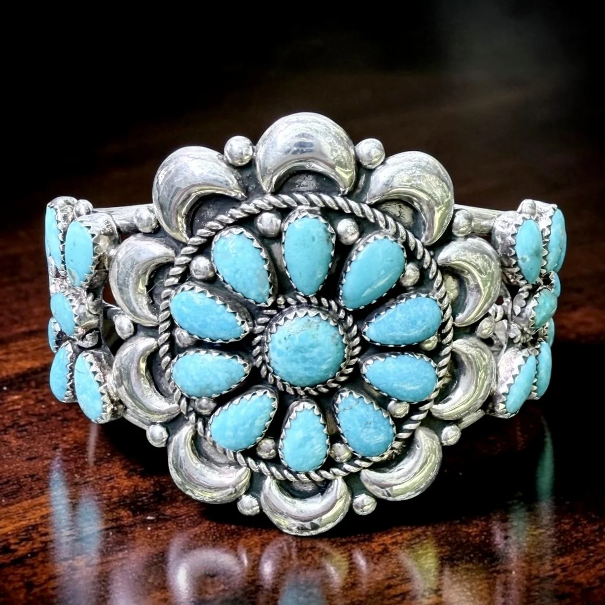 Rodney Notah Turquoise Petit Point Cluster Cuff
Turquoise, Sterling silver
Navajo/Dine, Inscribed RN