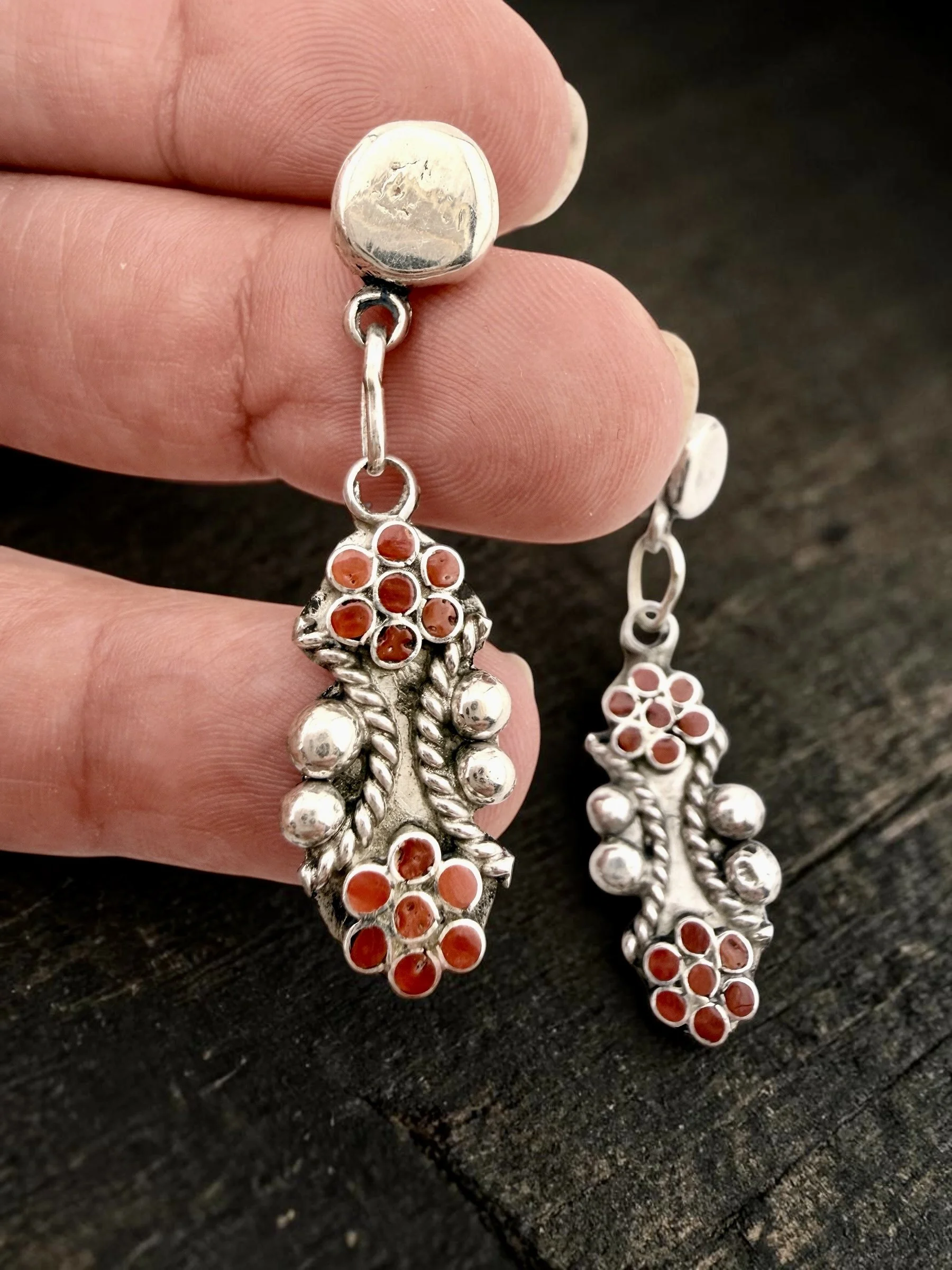 Devin Quam, Zuni, Red Coral Flush Inlay earrings Contemporary - $175