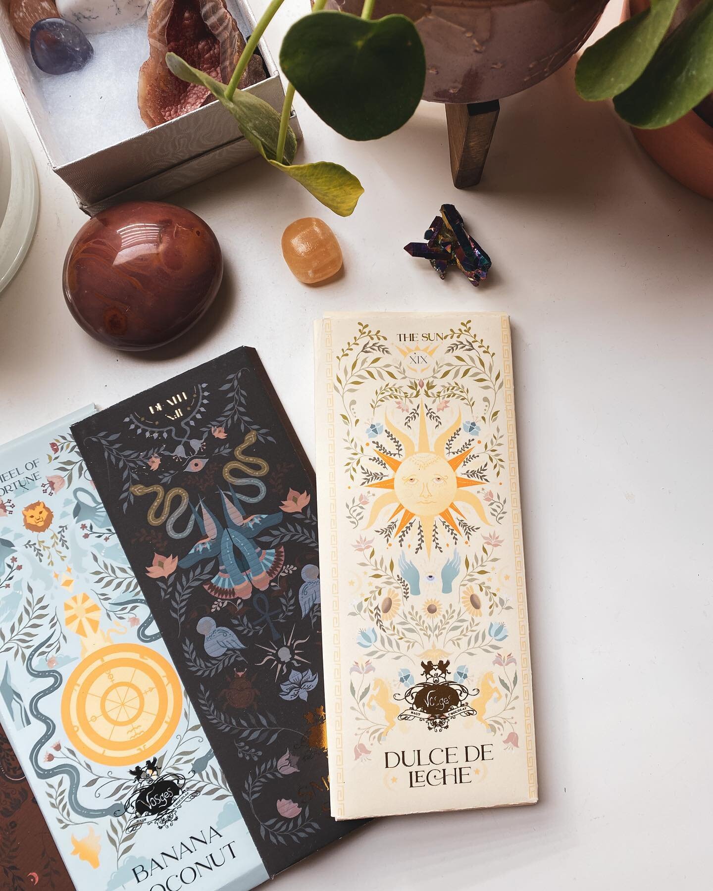 Had so much fun designing this series of Chocolate Tarot 🍫 
This was one of my last projects ever at #SCAD and I&rsquo;m so excited to share it with all of you (mostly because I have graduated haha)
✌️ 
.
.
.
.
.
.
.
#chocolatepackaging #chocolateta