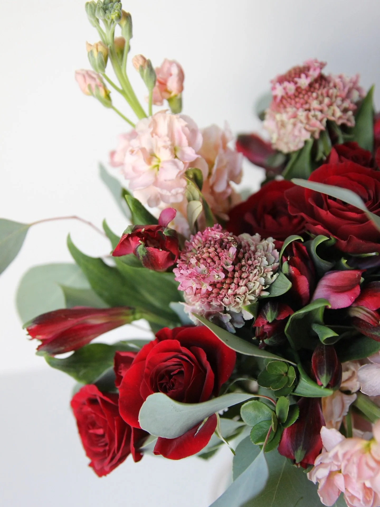 I&rsquo;m not trying to be dramatic but this is the most gorgeous bouquet I&rsquo;ve ever seen 😮&zwj;💨