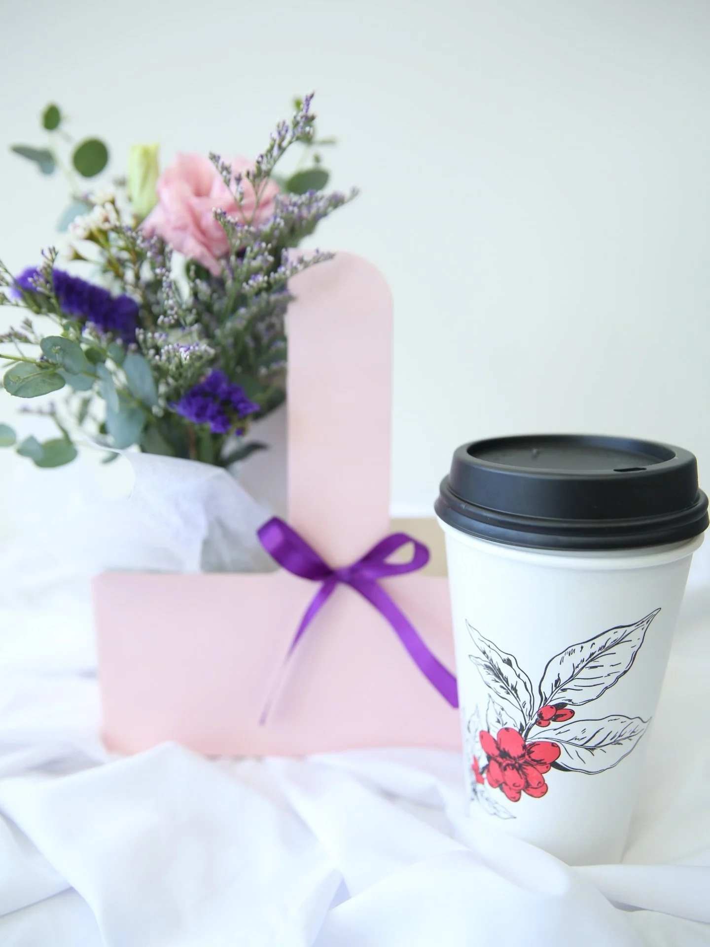 A Valentine&rsquo;s Day flower and drink box ❤️ Stop by @beansncreamcedarville on either February 13th or 14th to pick it up! You get beautiful flowers and a valentines themed drink of your choice for $20!