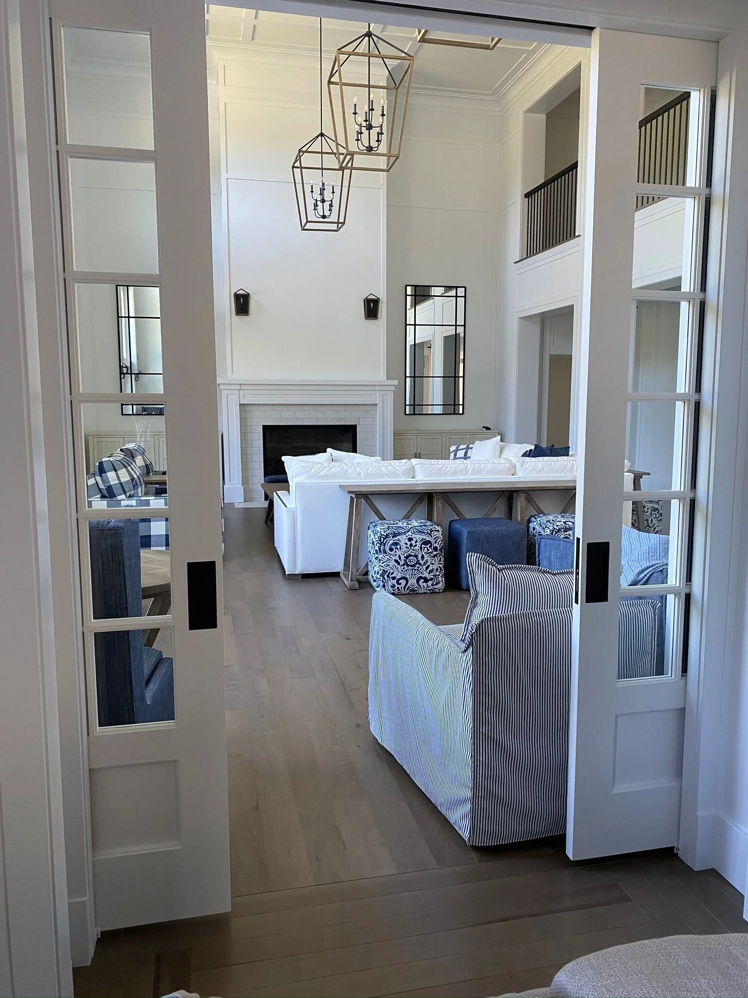 luxurious, white living room design