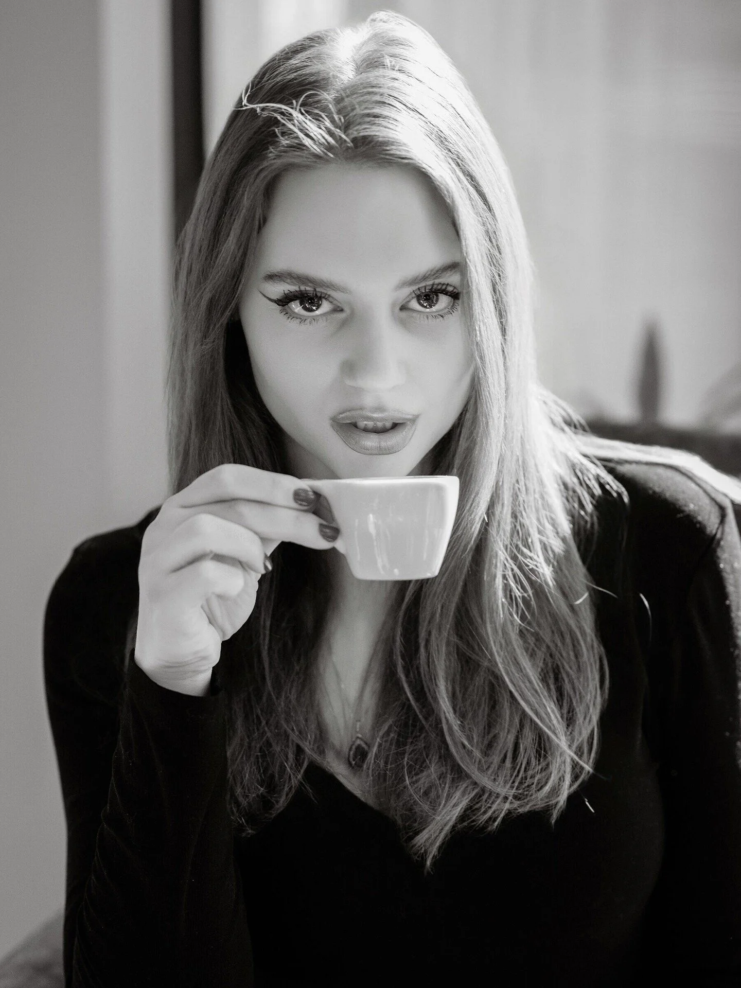 Heres to expresso in the morning and letting the light pour in! 
Dashing around downtown with my modern muse @caitlingreymodeling
@radiatepurelight 
@roselinecoffee @woodlarkhotel 

#PortraitPhotography #BlackAndWhitePhotography #EditorialPortrait #P