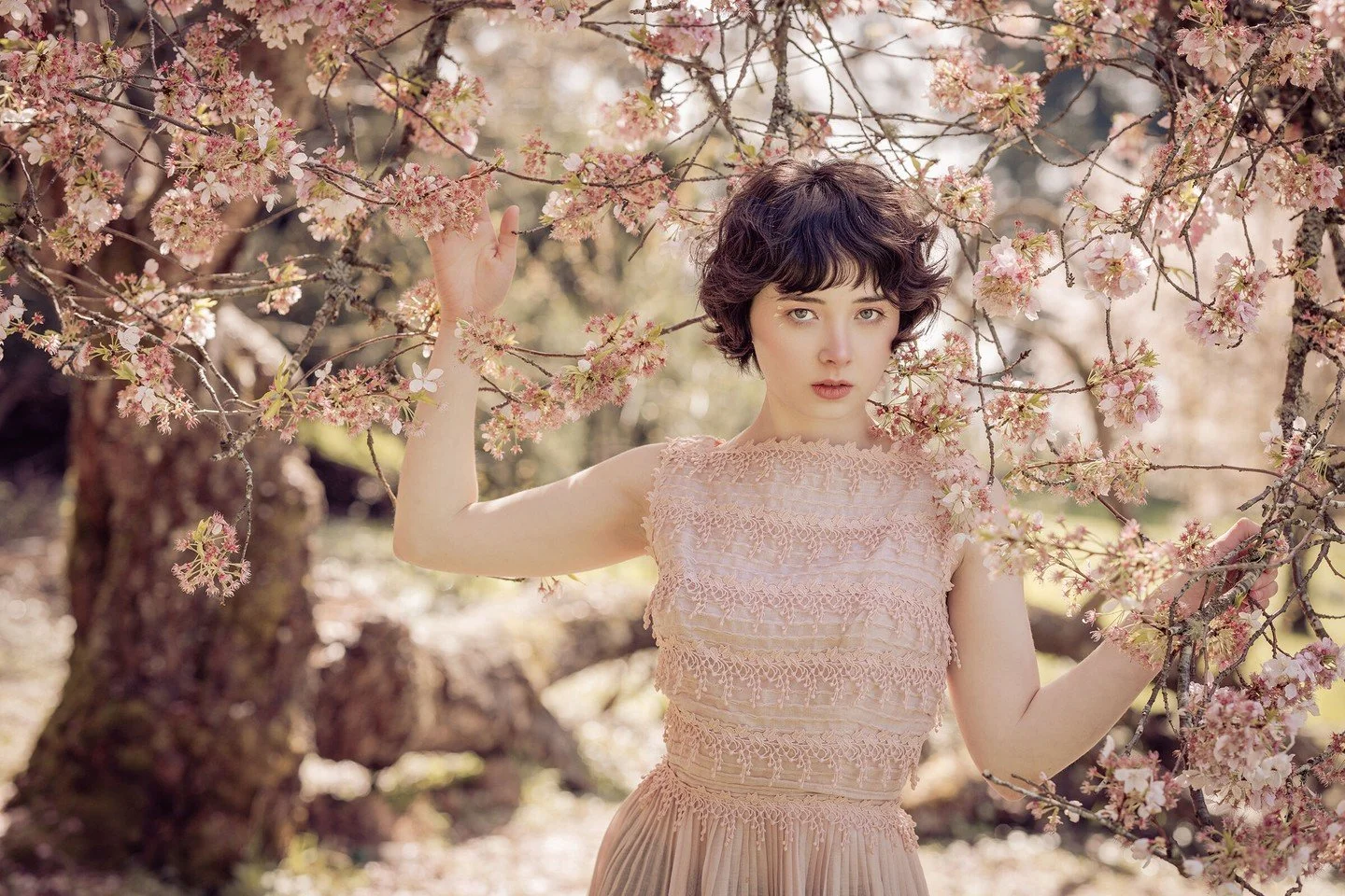 Get ready to be cherry-bombed with more images from this dreamy spring session. 🌸🌸🌸 

A few takeaways from this shoot for fellow photo creatives&mdash;especially if you&rsquo;re just starting out: 
1) Shoot on Mondays when locations are quieter. 
