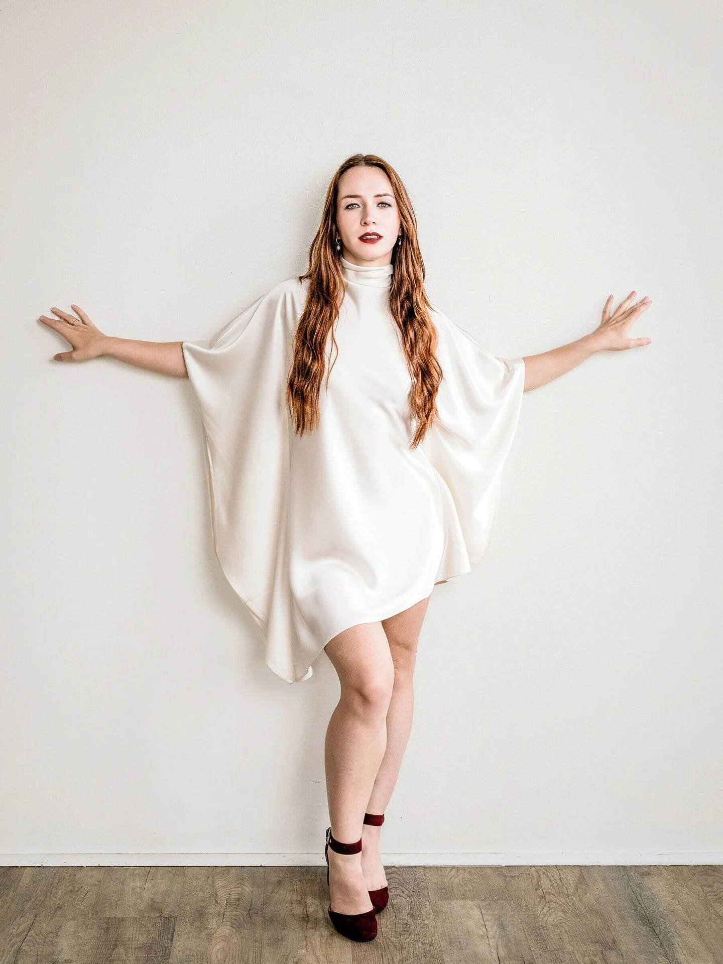 The cape dress of the summer has entered the building! I will be wearing it next in Portugal!🇵🇹 

Model: @selly_ontour
Makeup/Hair @makeupbyemilyclaire
Studio: @indigosprucestudio

#PNWFashion #pdxphotographer #pnwportraits #PortlandCreatives #pdxp