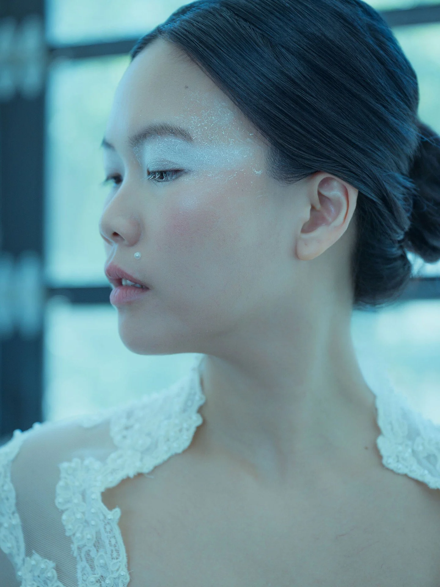 Blue Beauty Monday!
 
Makeup/Hair: @makeupbyemilyclaire 
Model: @pizzawithcatsup
Studio: @beastdaylightstudio 

#beautyportrait #portlandphotographer #alternativebridal #editorialportrait #vintageweddingdress #pnwphotographer