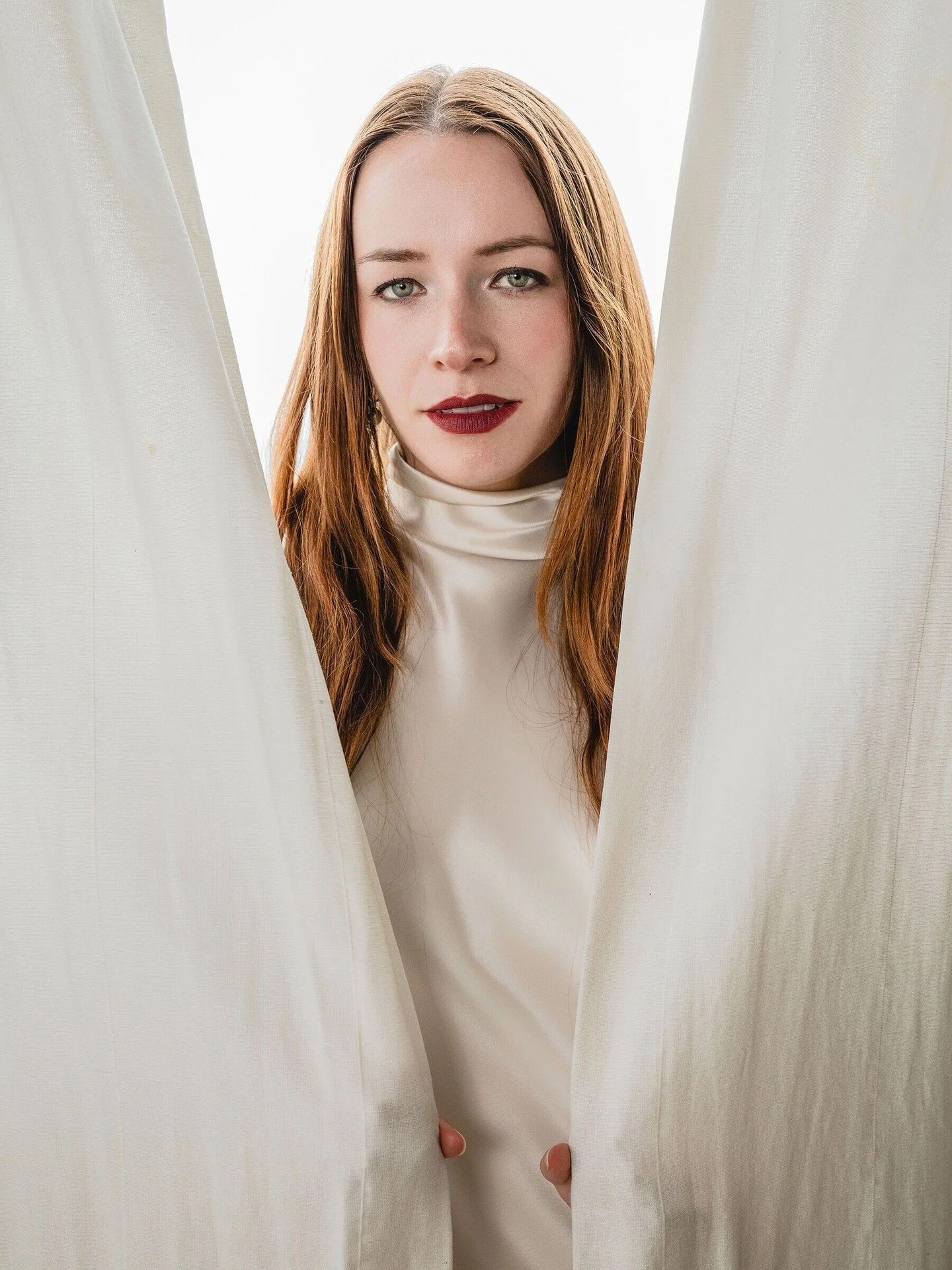 White dress, red lips, being present!
Your session should feel like this &mdash; seen, stunning, and completely yourself.

Makeup/Hair @makeupbyemilyclaire 
Human: @selly_ontour
Studio: @indigosprucestudio

#personalbrand #fashionphotography #womenin