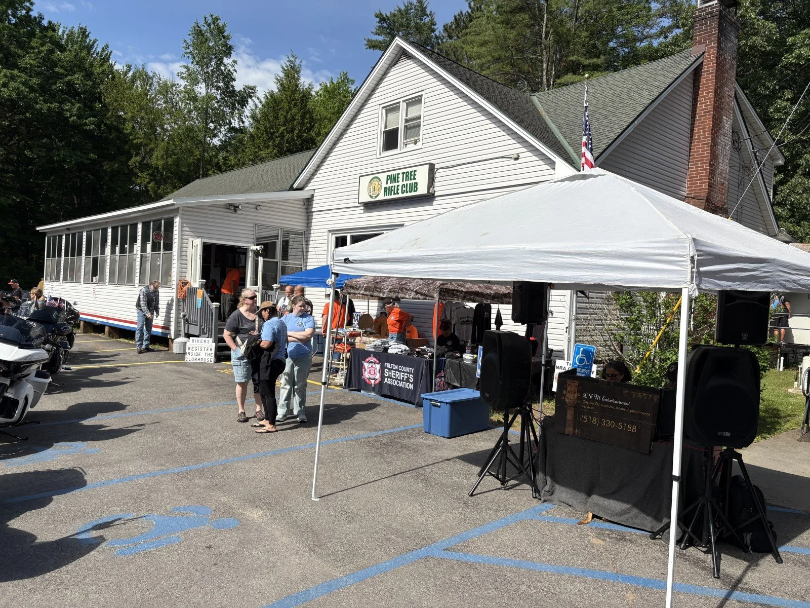 d8359dde-ffcd-40f2-84ac-62422100e7a4.jpg