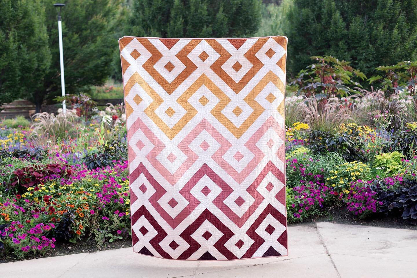 Story time. Do you remember the rice warmer #charitysewing2017 project that we worked on? For those who don&rsquo;t know, I&rsquo;ll go into that a bit in my stories today. This quilt design came into existence, well on my scratch paper at least, aft