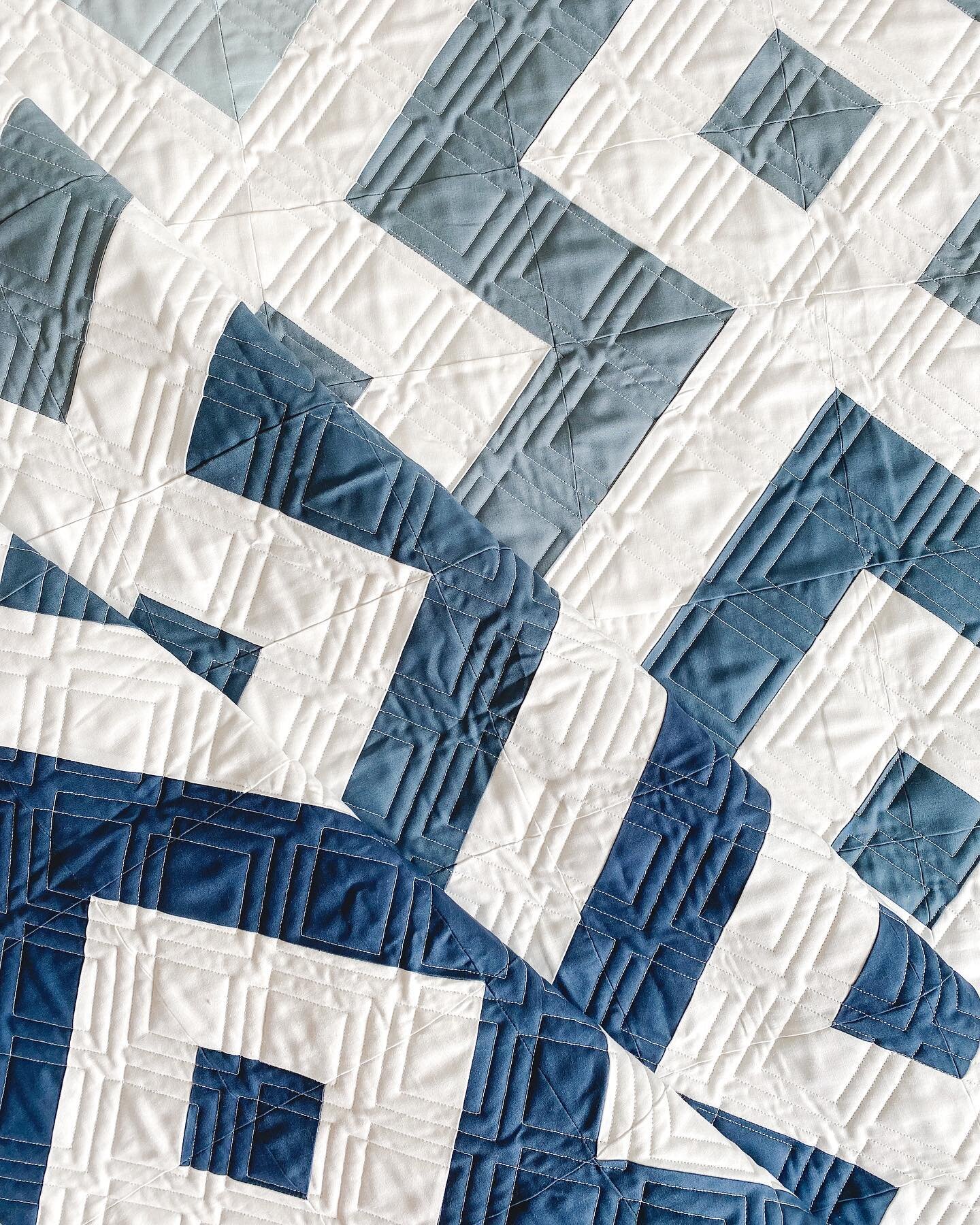 Texture 🤩
Just picked this up from @thequiltingmill and I can&rsquo;t wait to bind this.
#connectquilt
#oakvalleypatterns

Fabric pull: @monogramsformakers